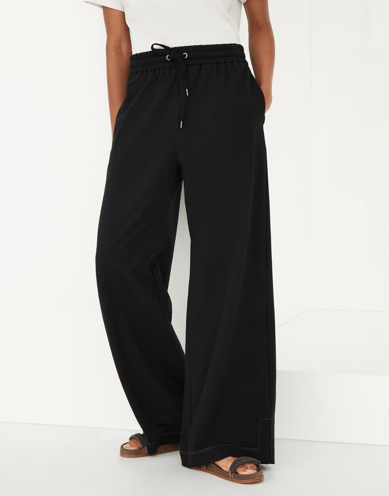 Brunello Cucinelli o1la1rc1a0425 Lady Sport Pant in Black Size 28" / US 6 / IT 42 - 1 Thumbnail