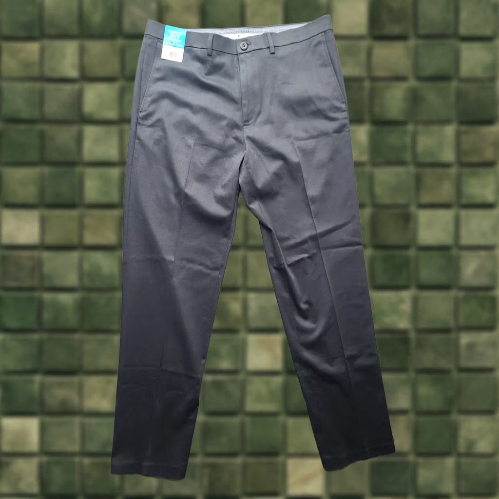 Haggar Haggar Premium Khaki Pant Mens 36x34 Straight Leg Khaki Pant Regular Fit Black Cotton Polyester Spandex City Preppy Wedding Size US 36 / EU 52 - 1 Thumbnail