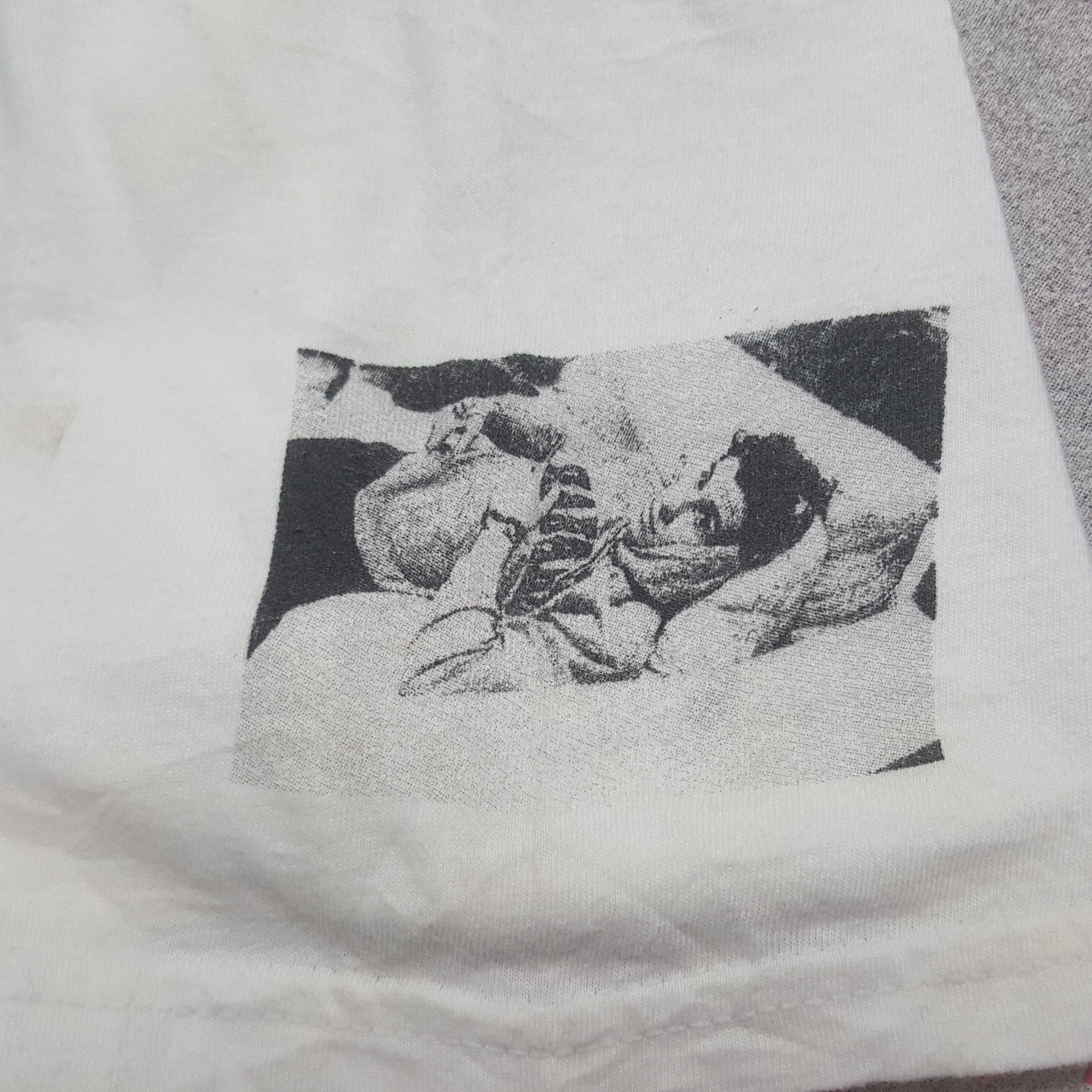 Band Tees Vintage Shawn Menes The Tour American Singer Tshirt Size US M / EU 48-50 / 2 - 6 Thumbnail