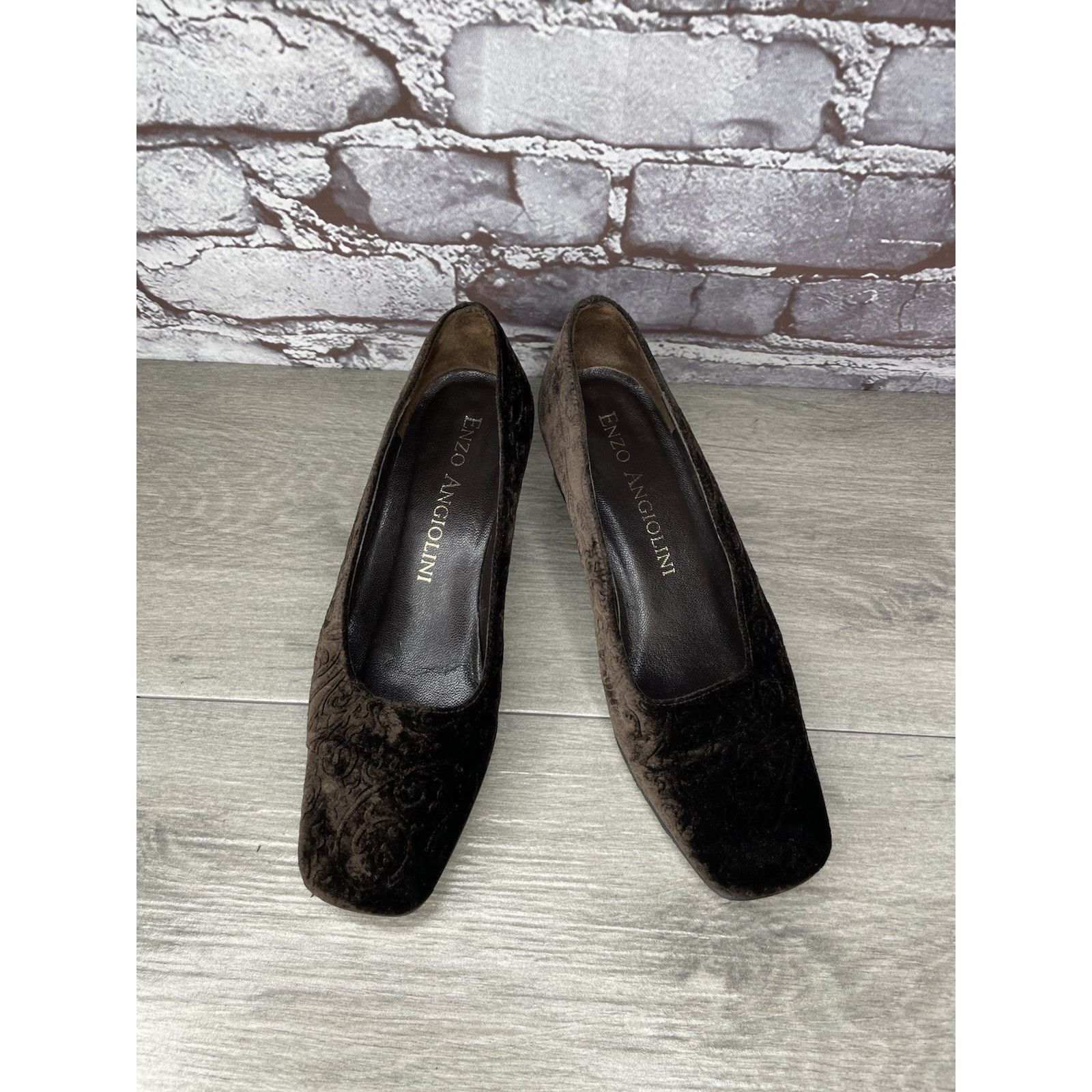 Enzo Bonafe ENZO ANGIOLINI Brown Textured Floral Velvet Block Heels Pump Size US 6 / IT 36 - 6 Thumbnail