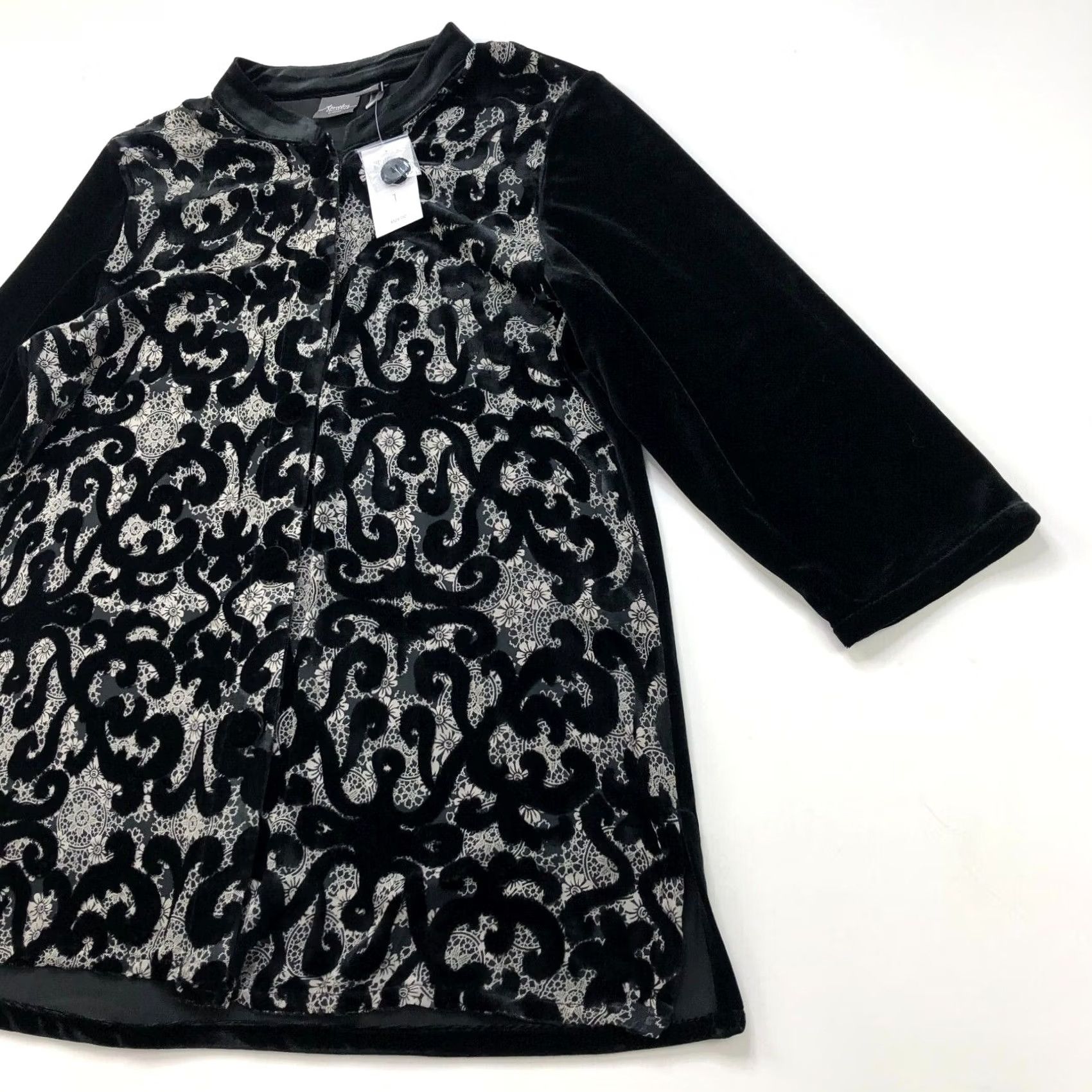 Vintage Chico's NEW Size 1 Velvet Patchwork Jacket Button Long Sleeve Shirt Shirt Womens Regular Black Geometric Button-Up 4 Seasons Casual Womens Size XS / US 0-2 / IT 36-38 - 4 Thumbnail