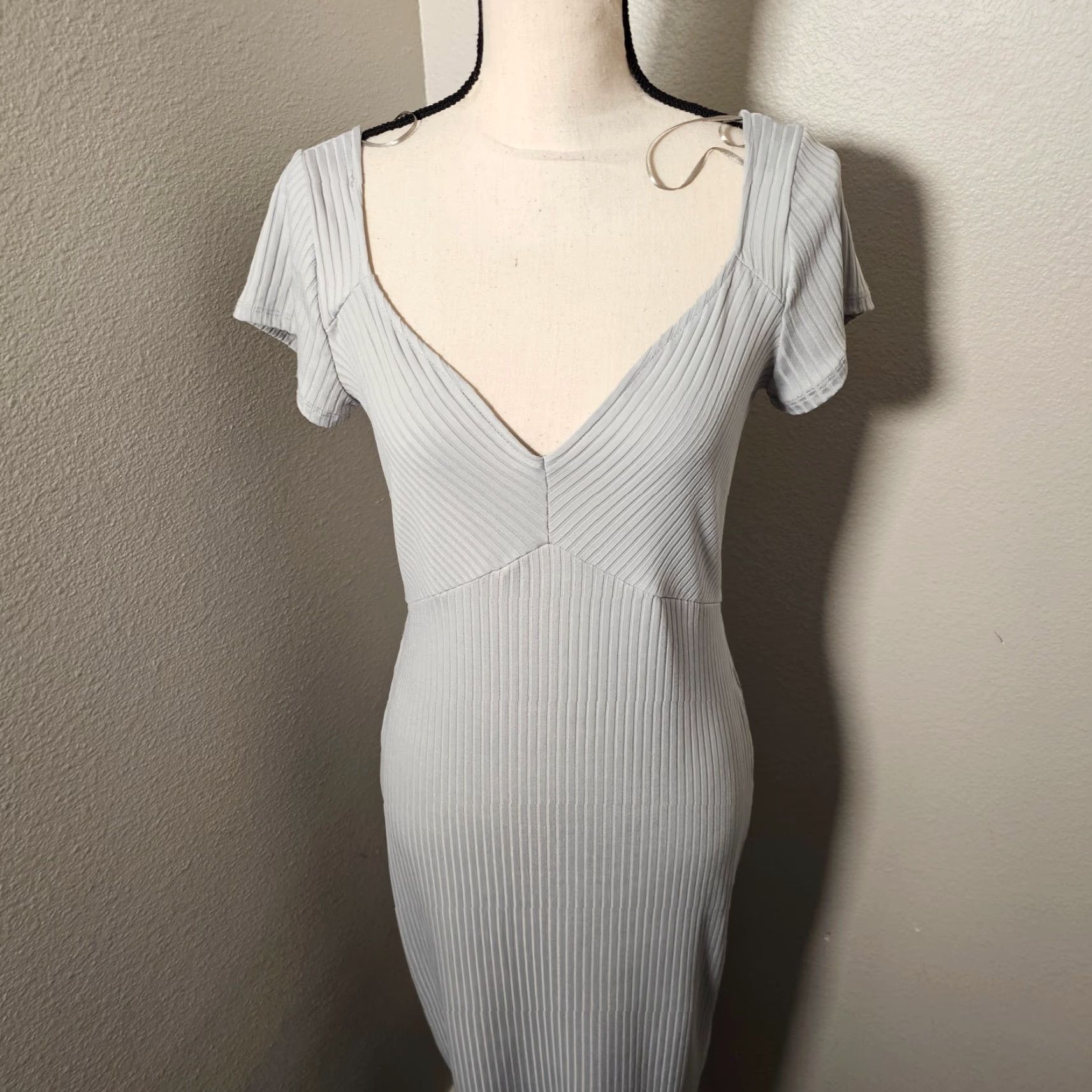 Zara Zara Dress Women L Light Gray Ribbed Short Sleeve Draped COLLECTION Dress Long Slit Draped Knot Ruched Modern Classic Size 36" / US 14 / IT 50 - 5 Thumbnail