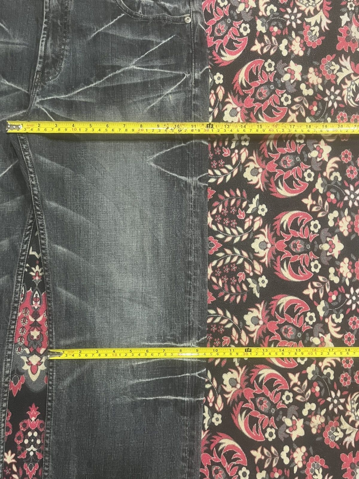 Japanese Brand Japanese Brand Villand Dark Whisker Washed Rhinestone Jeans Size US 36 / EU 52 - 15 Thumbnail