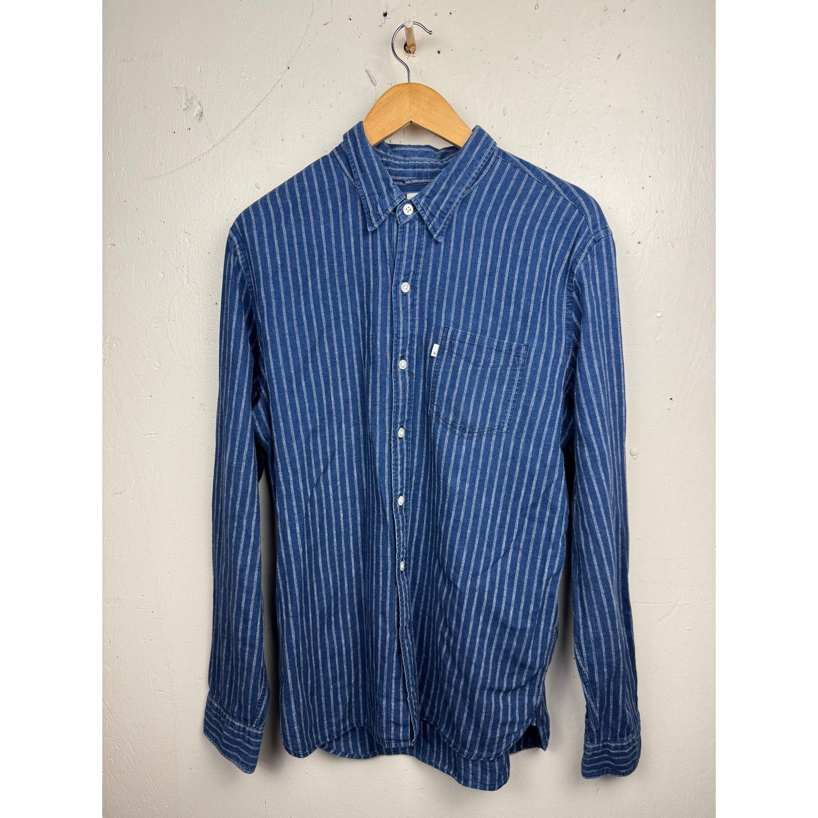 Levi's Levi’s Blue Striped Button-Up Shirt – Men’s Medium Size US M / EU 48-50 / 2 - 1 Thumbnail