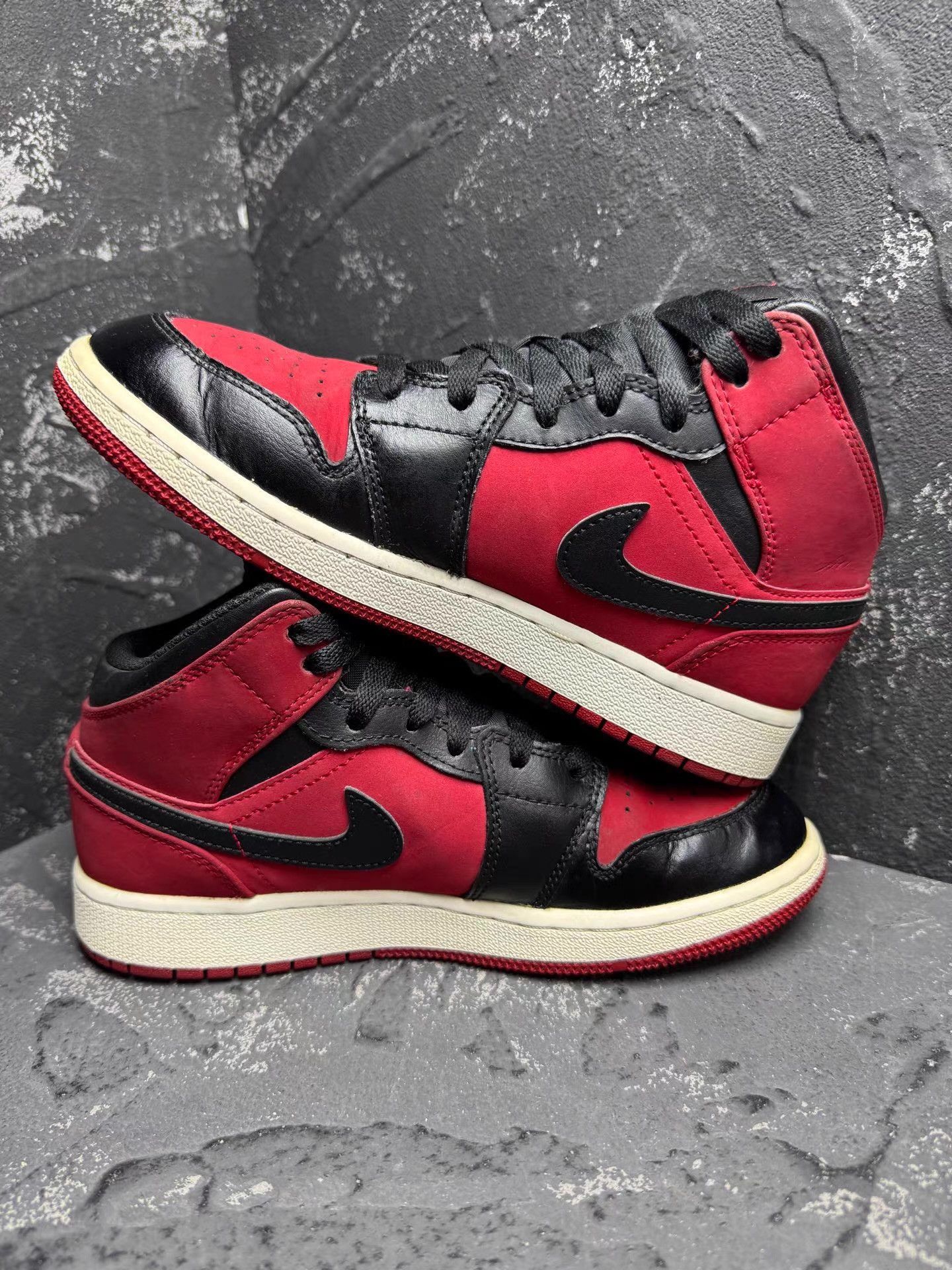 Nike Air Jordan 1 Mid Black & Red Q10 Size US 6.5 / IT 36.5 - 4 Thumbnail