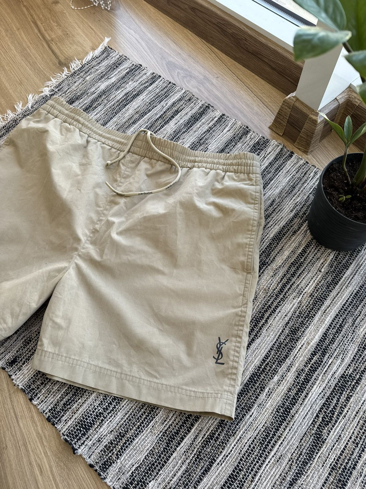 Vintage × Yves Saint Laurent Yves Saint Laurent vintage Nylon Short Size US 32 / EU 48 - 2 Thumbnail