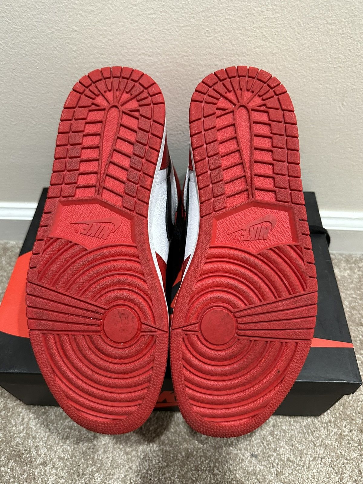 Jordan Brand × Nike Jordan 1 homage to home Size US 11 / EU 44 - 5 Thumbnail