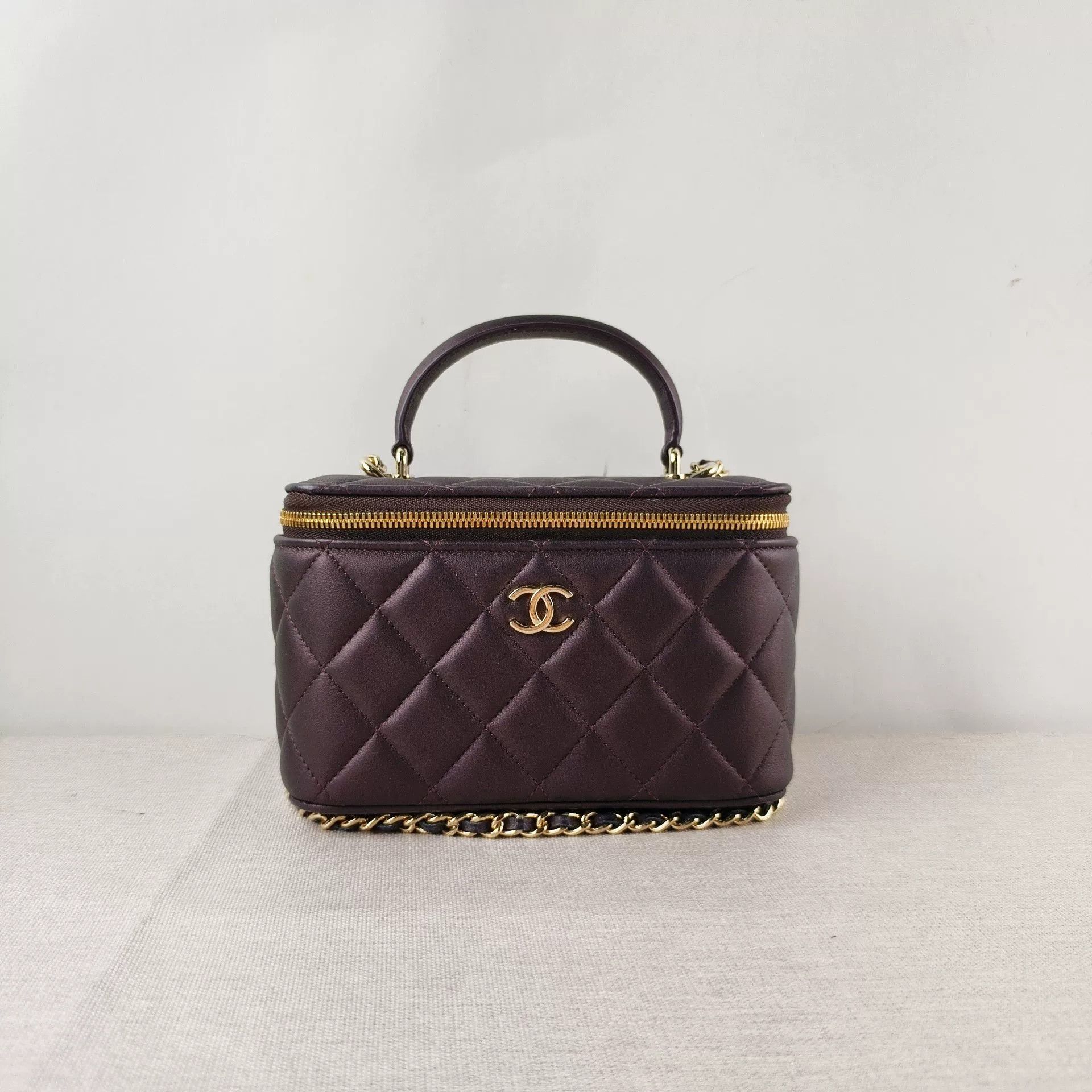 Chanel Pre-loved Bag Very good condition Size ONE SIZE - 1 Thumbnail