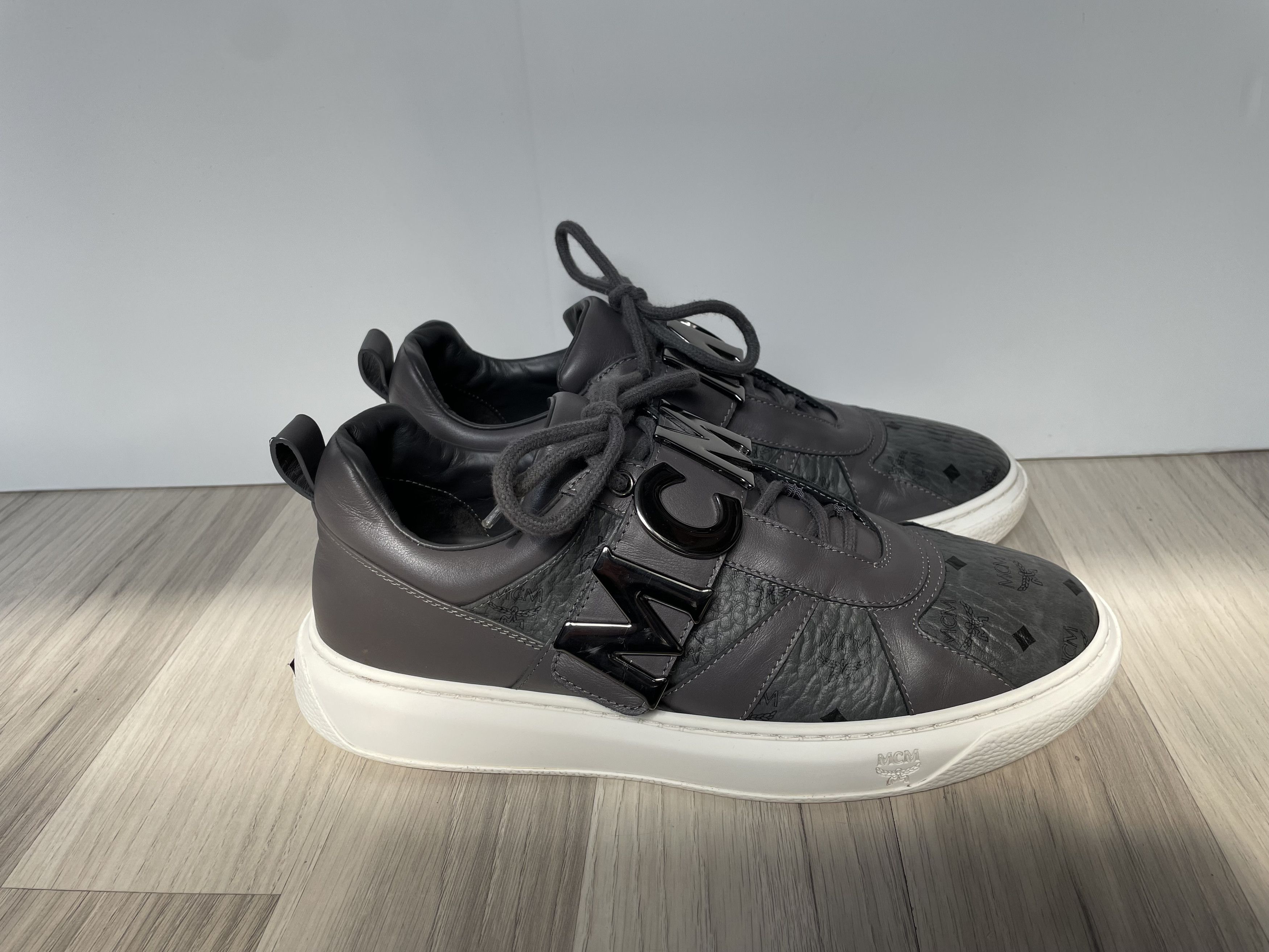 MCM MCM men leather sneakers EU42 ( real size 43 ) Size US 10 / EU 43 - 1 Thumbnail