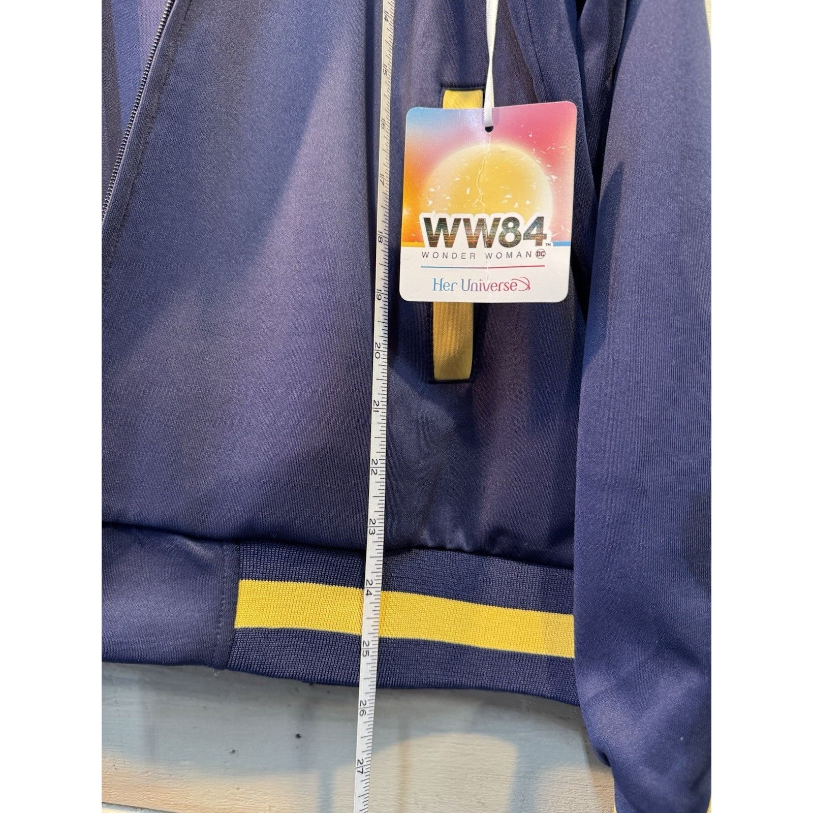 DC Comics Her Universe DC Wonder Woman WW84 Women’s Full Zip Track Ja Size XL / US 12-14 / IT 48-50 - 12 Thumbnail
