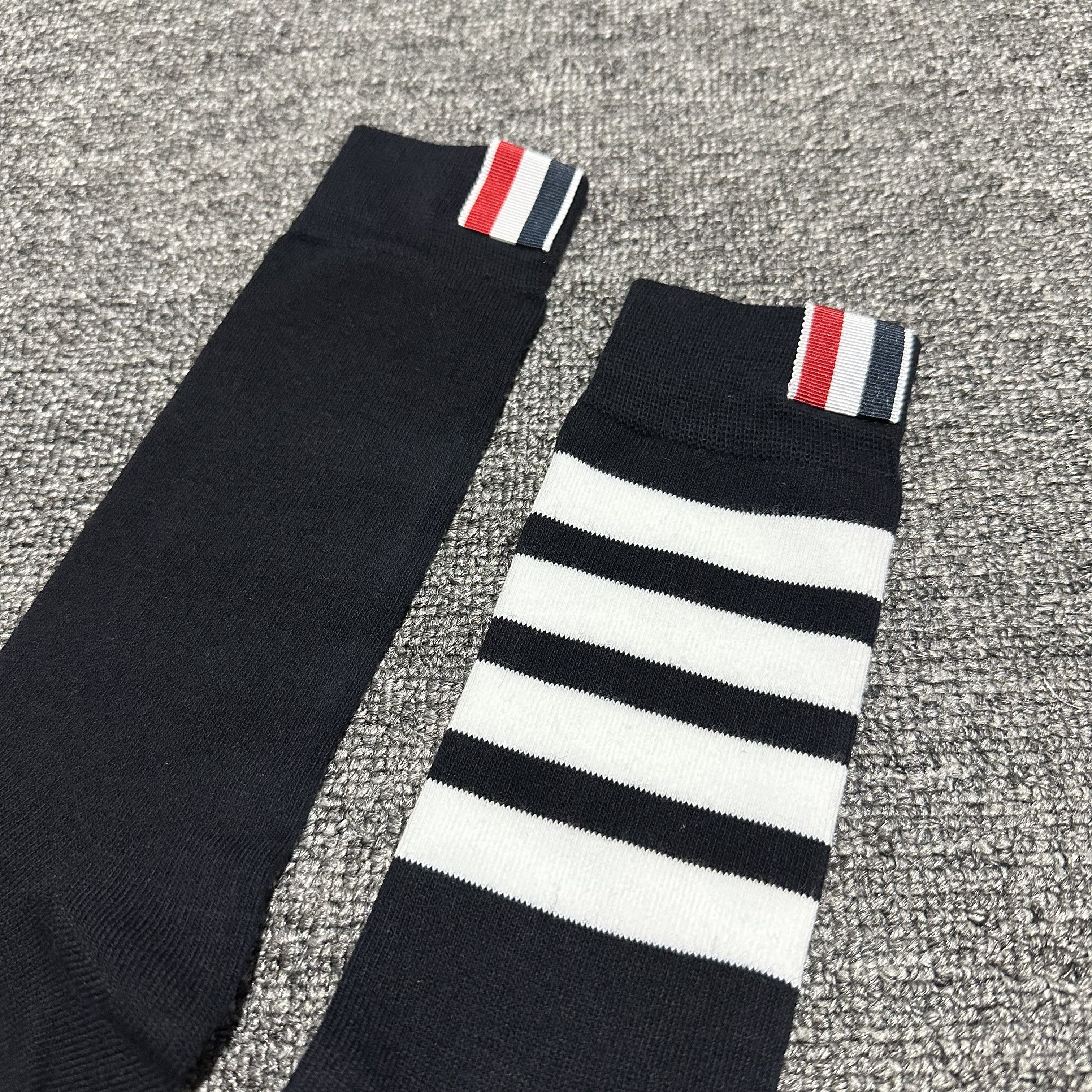 Thom Browne Thom Browne Socks Size 40 - 2 Thumbnail