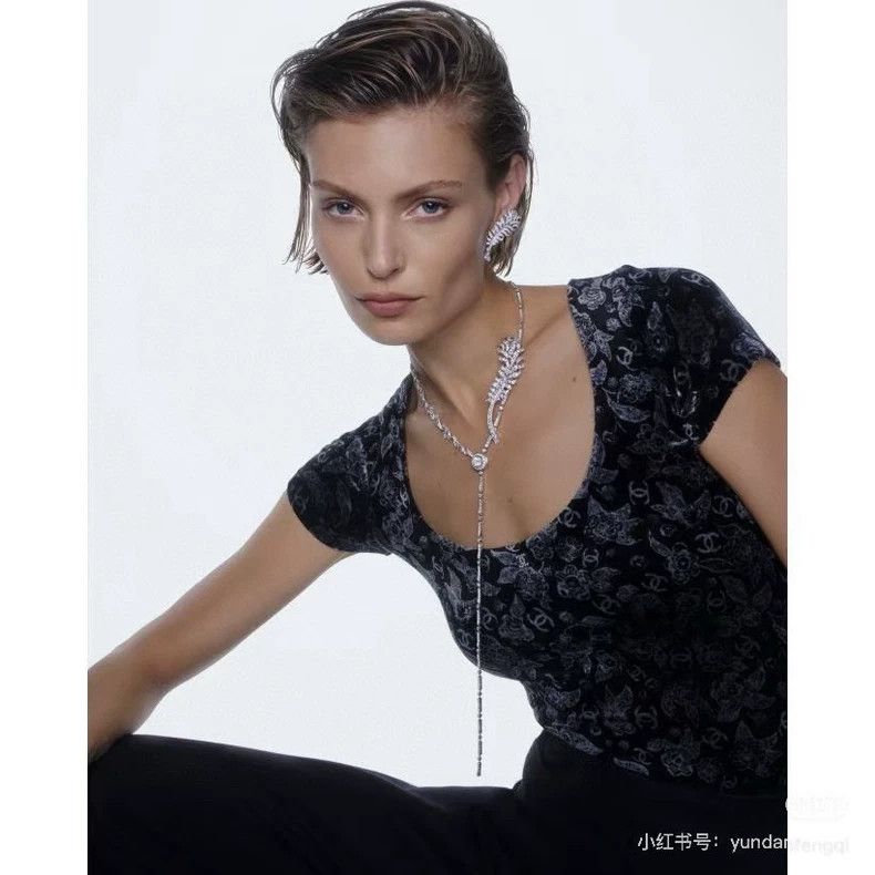 Chanel Chanel 24b black velvet logo short sleeves Size XXS / US 00 / IT 34 - 5 Thumbnail
