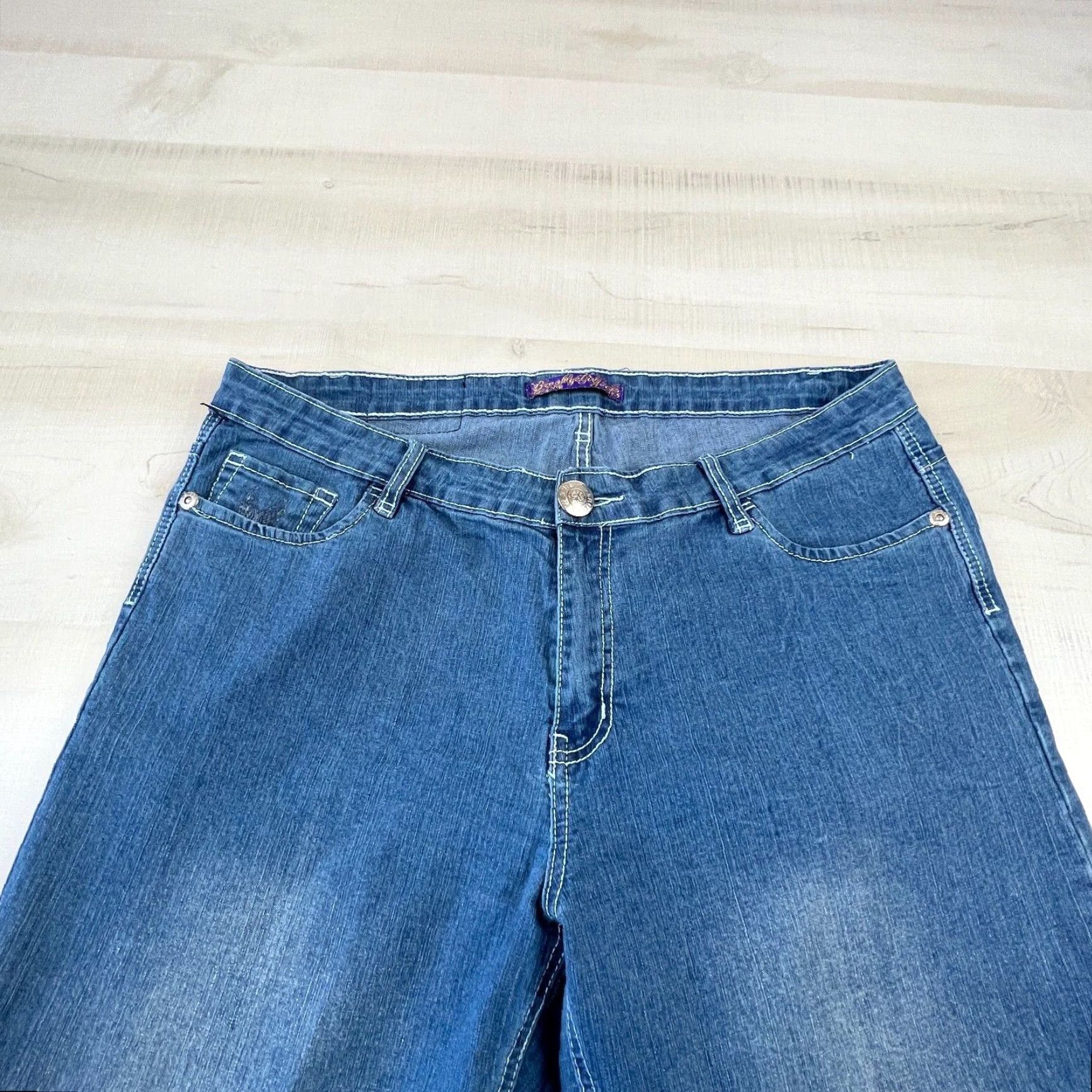 Vintage Brooklyn Girl Jeans Women's 18 Medium Wash Cropped Capri Rhinestones Blue Denim Regular Fit Size 40" / US 18 - 2 Thumbnail