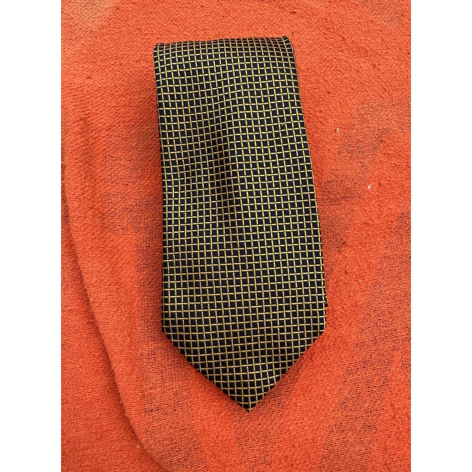 Brooks Brothers VINTAGE Brooks Brothers Basics Pure Silk Tie Navy Gold Geometric Grid Classic Mens Size ONE SIZE - 3 Thumbnail