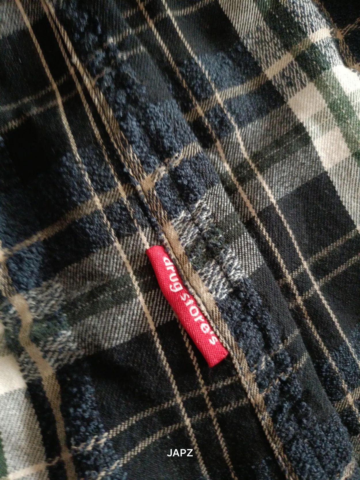 Japanese Brand Drug store's multi pockets plaid flannel shirt Size US L / EU 52-54 / 3 - 4 Thumbnail