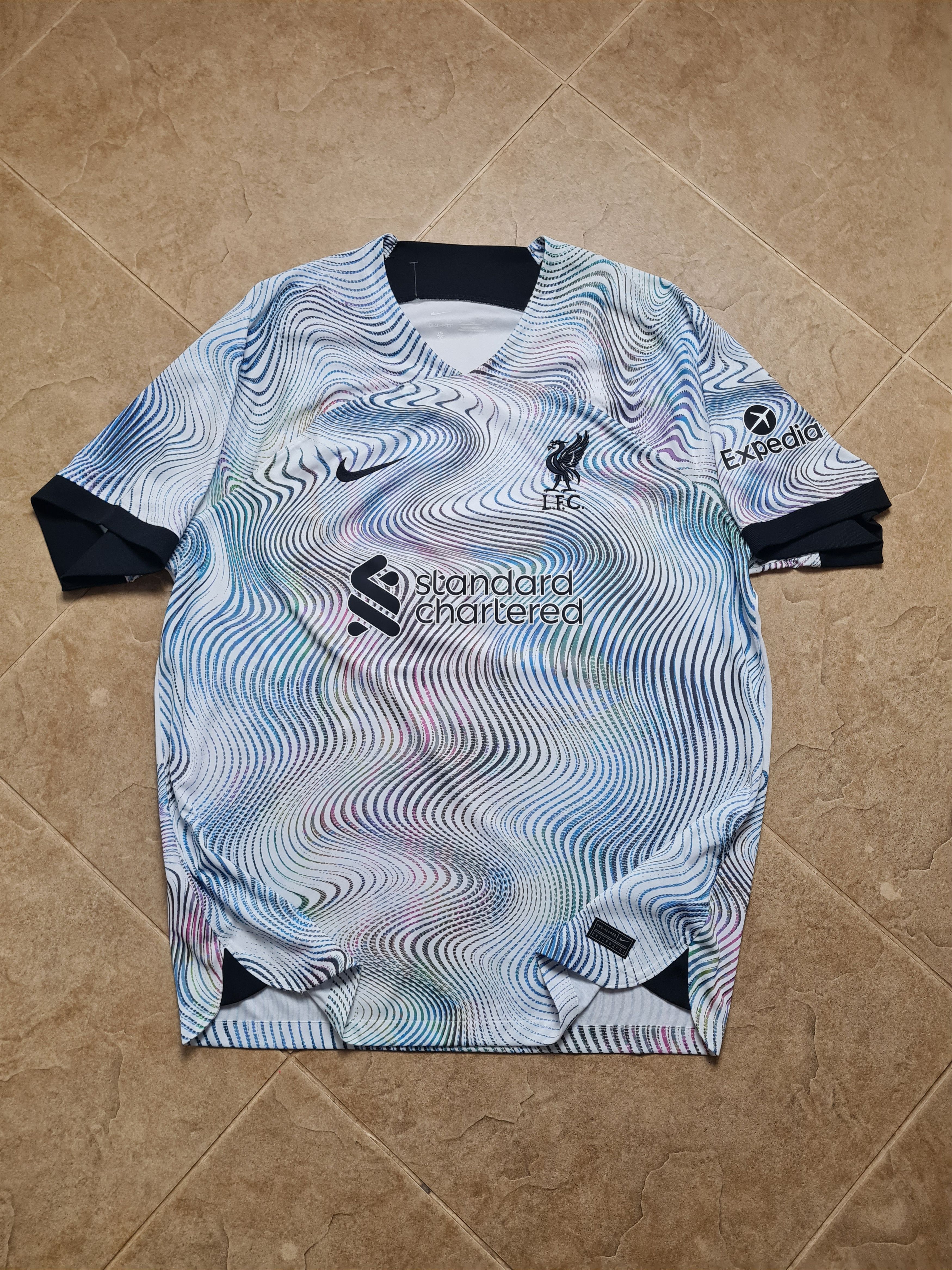 Nike Jersey Liverpool FC 2022-23 Soccer Shirt Nike DN2715-101 Size US XL / EU 56 / 4 - 1 Thumbnail