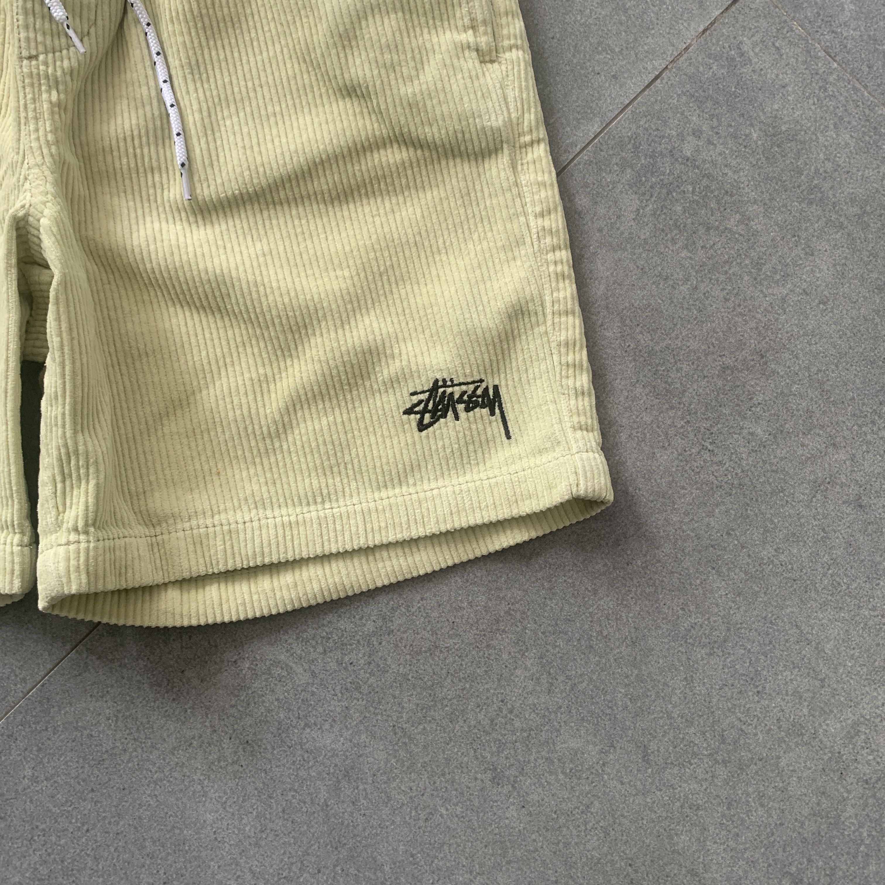 STUSSY AUSTRALIA CORDUROY SHORTS YELLOW - 28