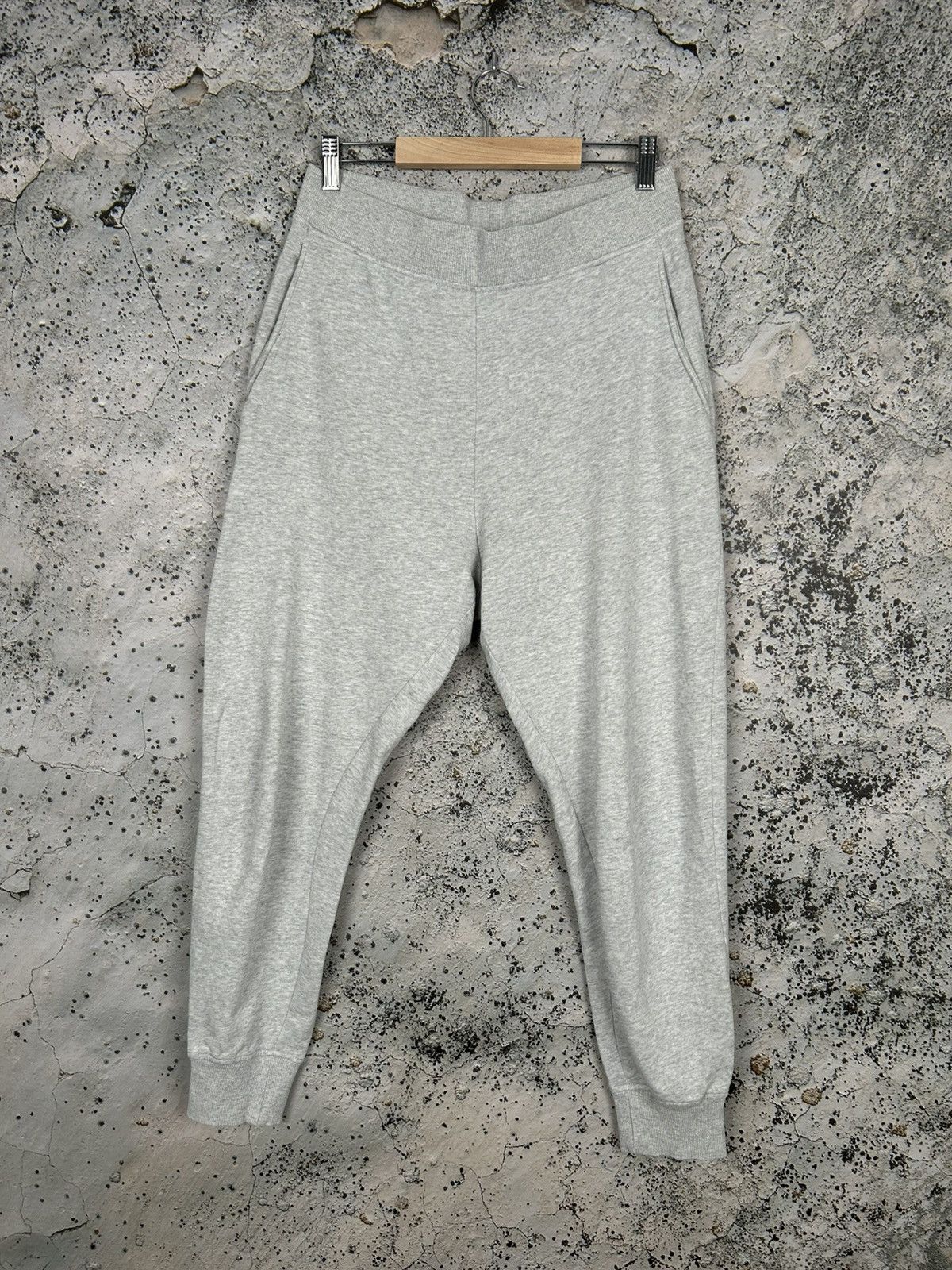 Cos × Designer COS Grey Sweatpants Streetwear Designer Classic Size US 30 / EU 46 - 1 Thumbnail