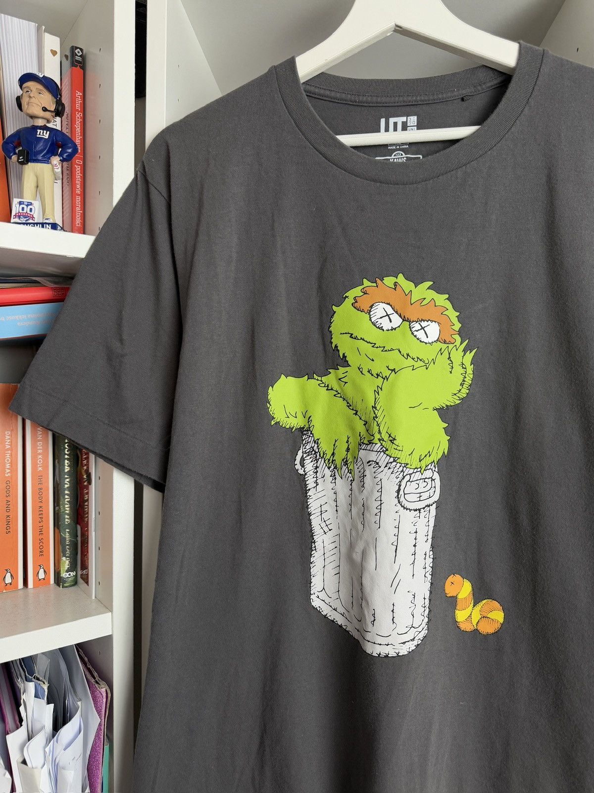 Kaws × Uniqlo Uniqlo x Kaws Sesame Street printed t-shirt XL streetwear Size US XL / EU 56 / 4 - 4 Thumbnail