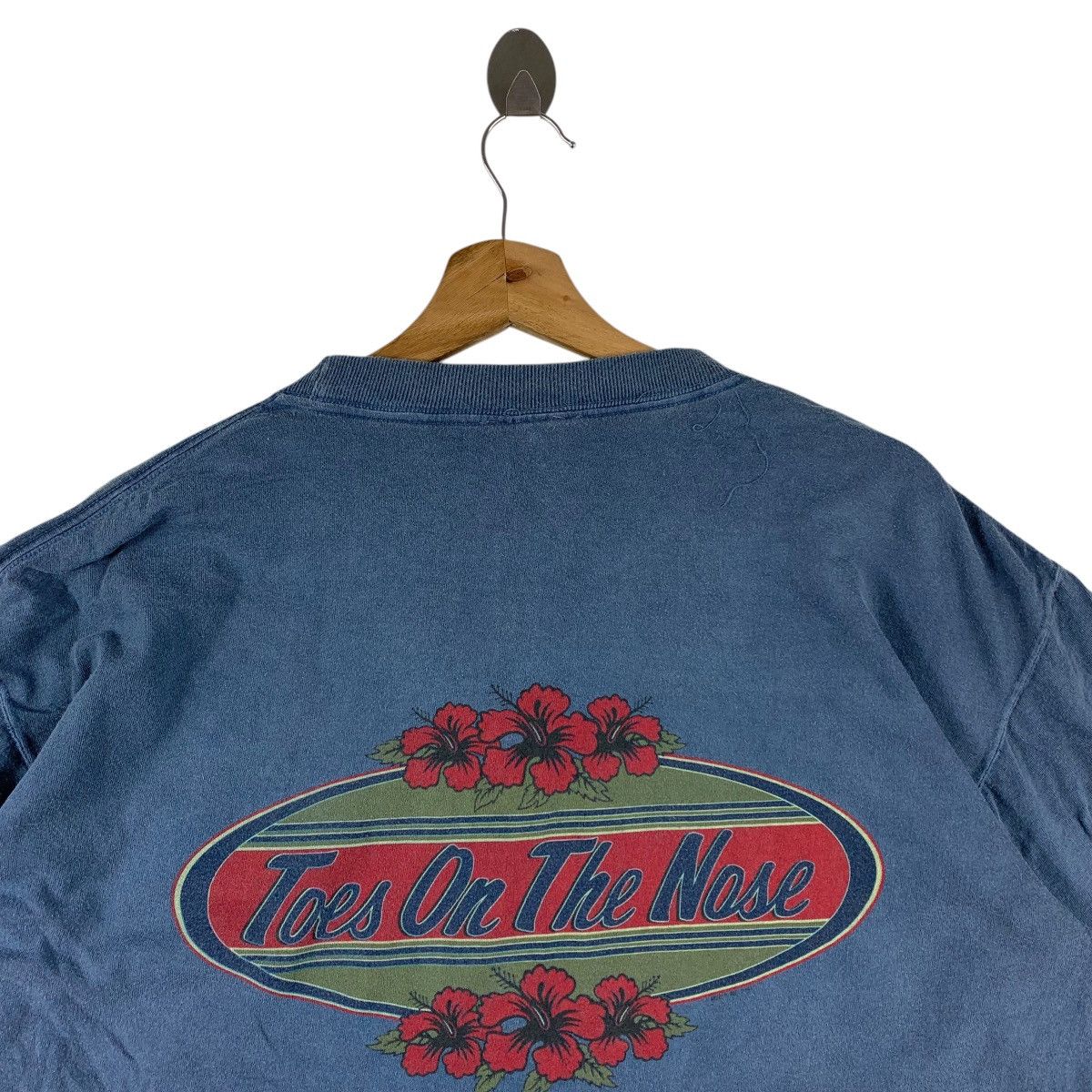 Other Vintage 90s TOES ON THE NOSE spellout surfing tee Size US L / EU 52-54 / 3 - 9 Thumbnail