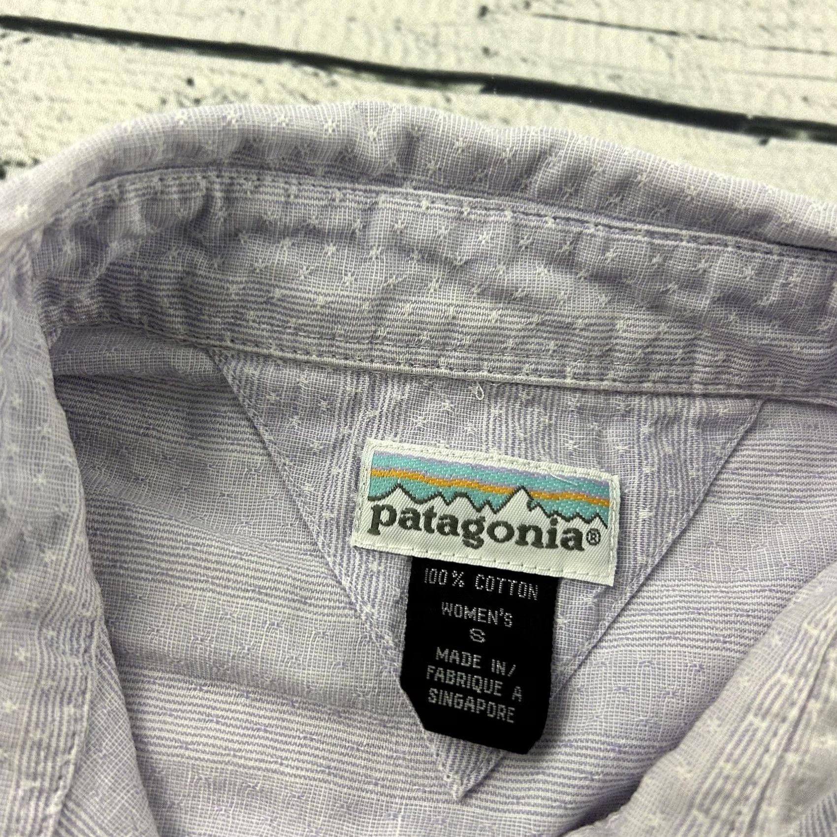 Patagonia Patagonia Shirt Women Small Long Sleeve Purple Button-Up Front Regular Size S Size S / US 4 / IT 40 - 2 Thumbnail