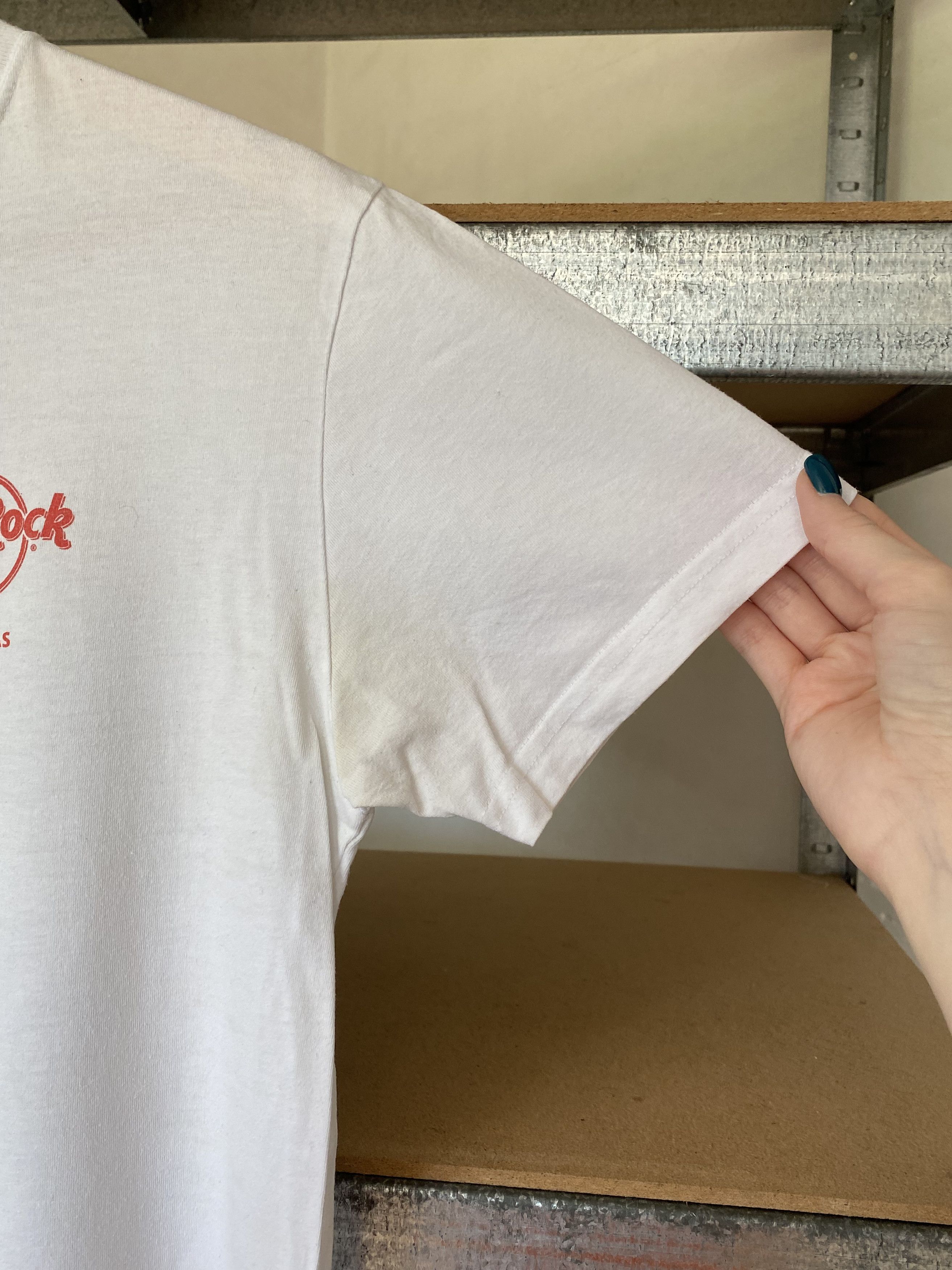 Hard Rock Cafe Hard Rock Cafe Vintage 2000s Las Vegas White Tee Size US S / EU 44-46 / 1 - 8 Thumbnail