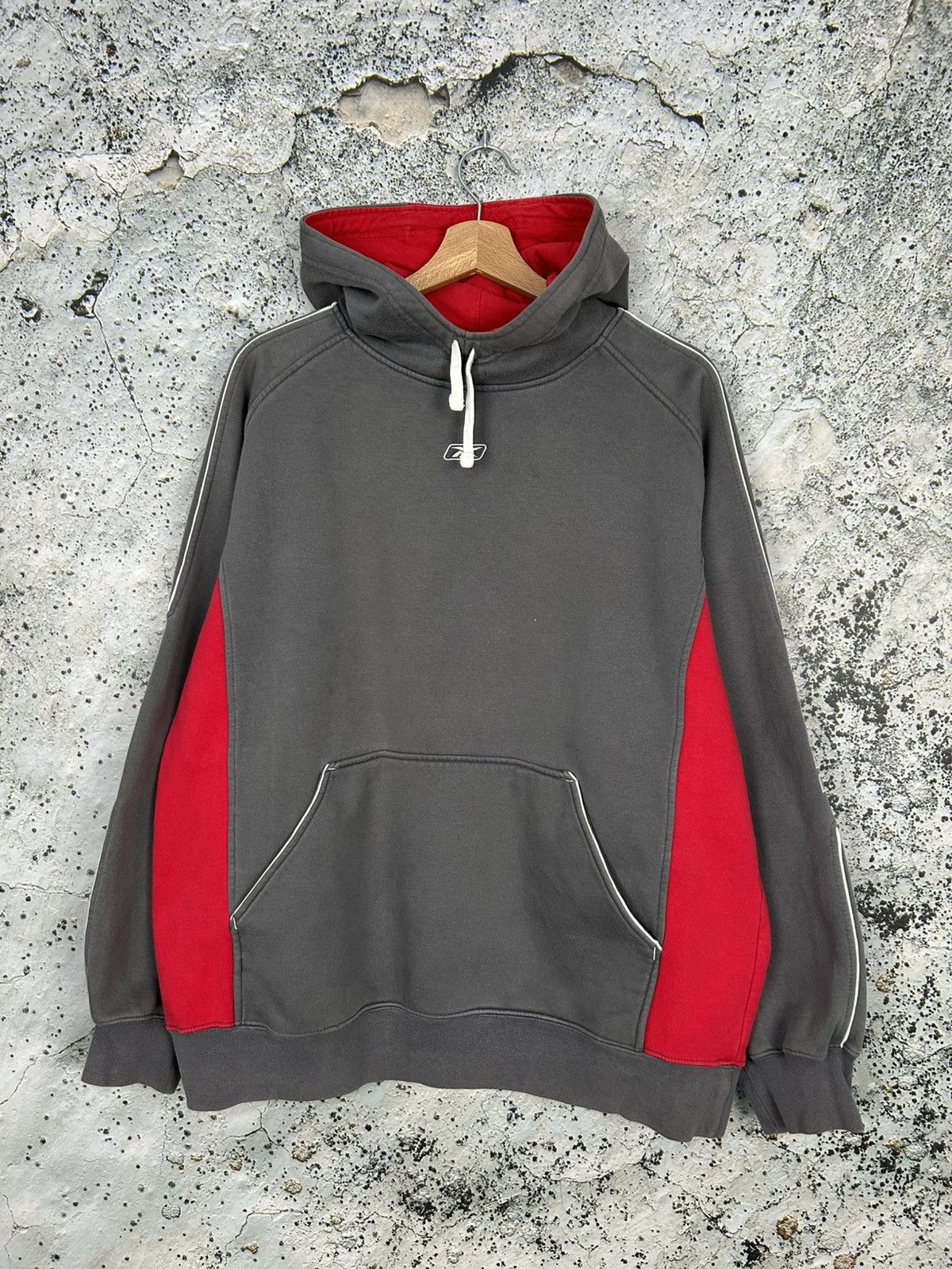 Reebok Vintage Reebok Baggy Basketball Hoodie Rap 2pac Boxy Skate Size US L / EU 52-54 / 3 - 1 Thumbnail