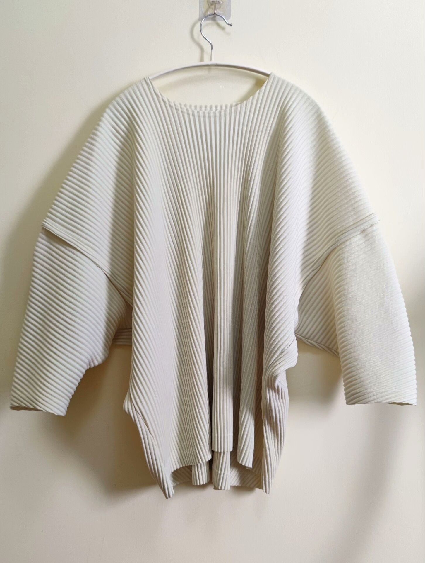 Homme Plisse Issey Miyake Issey Miyake Yellow Pleated T-Shirt Size US M / EU 48-50 / 2 - 1 Thumbnail