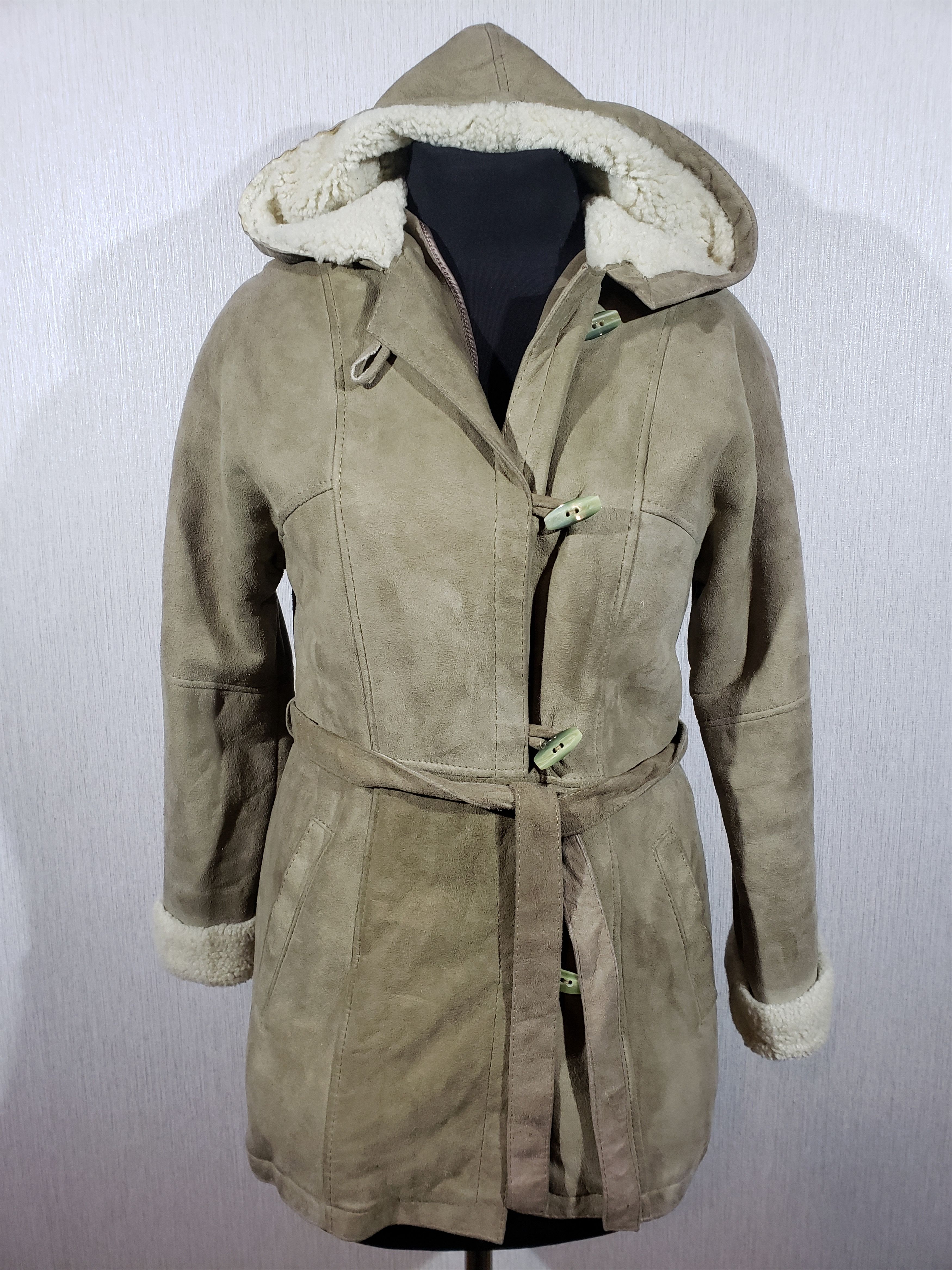 Uniqlo Stylish gray sheepskin coat with a hood. Size M / US 6-8 / IT 42-44 - 1 Thumbnail