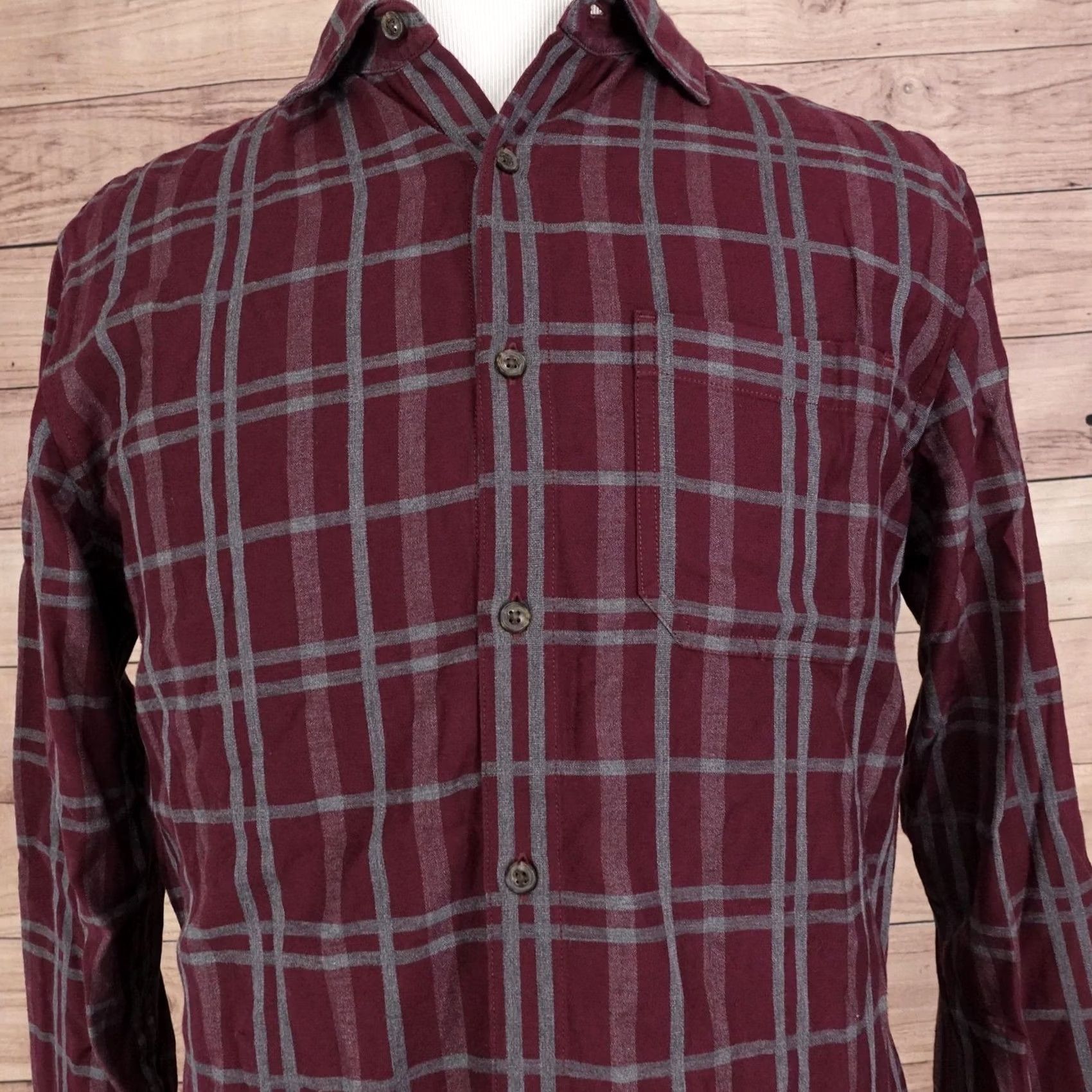 Banana Republic Banana Republic Mens Regular M Red Plaid Long Sleeve Button-Up Luxe Flannel Camden Fit Size US M / EU 48-50 / 2 - 2 Thumbnail