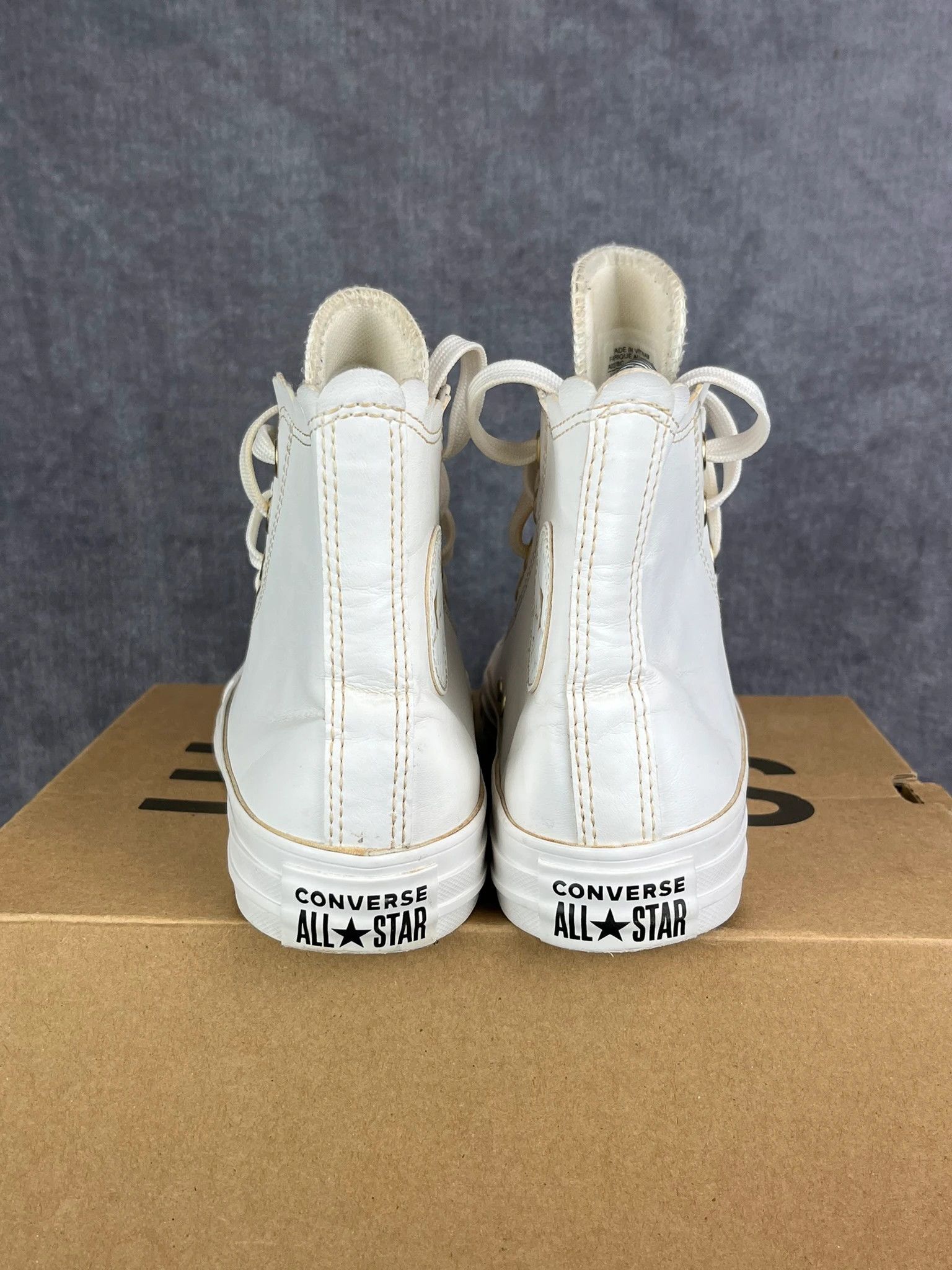 Converse Converse leather high top white sneakers with gold eyelets Size US 5 / EU 37 - 3 Thumbnail