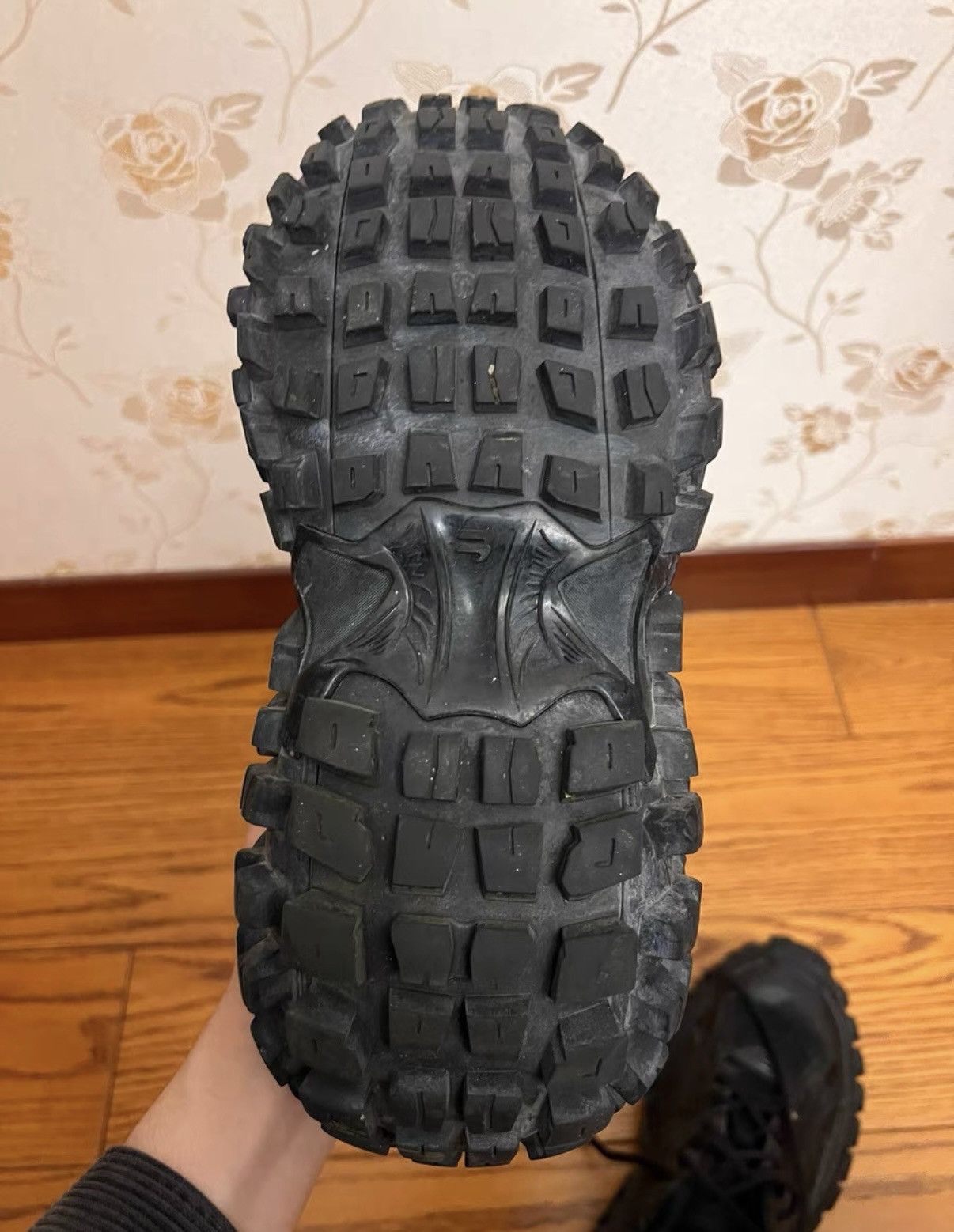 Balenciaga Balenciaga Defender Black Distressed Size US 9.5 / EU 42-43 - 8 Thumbnail