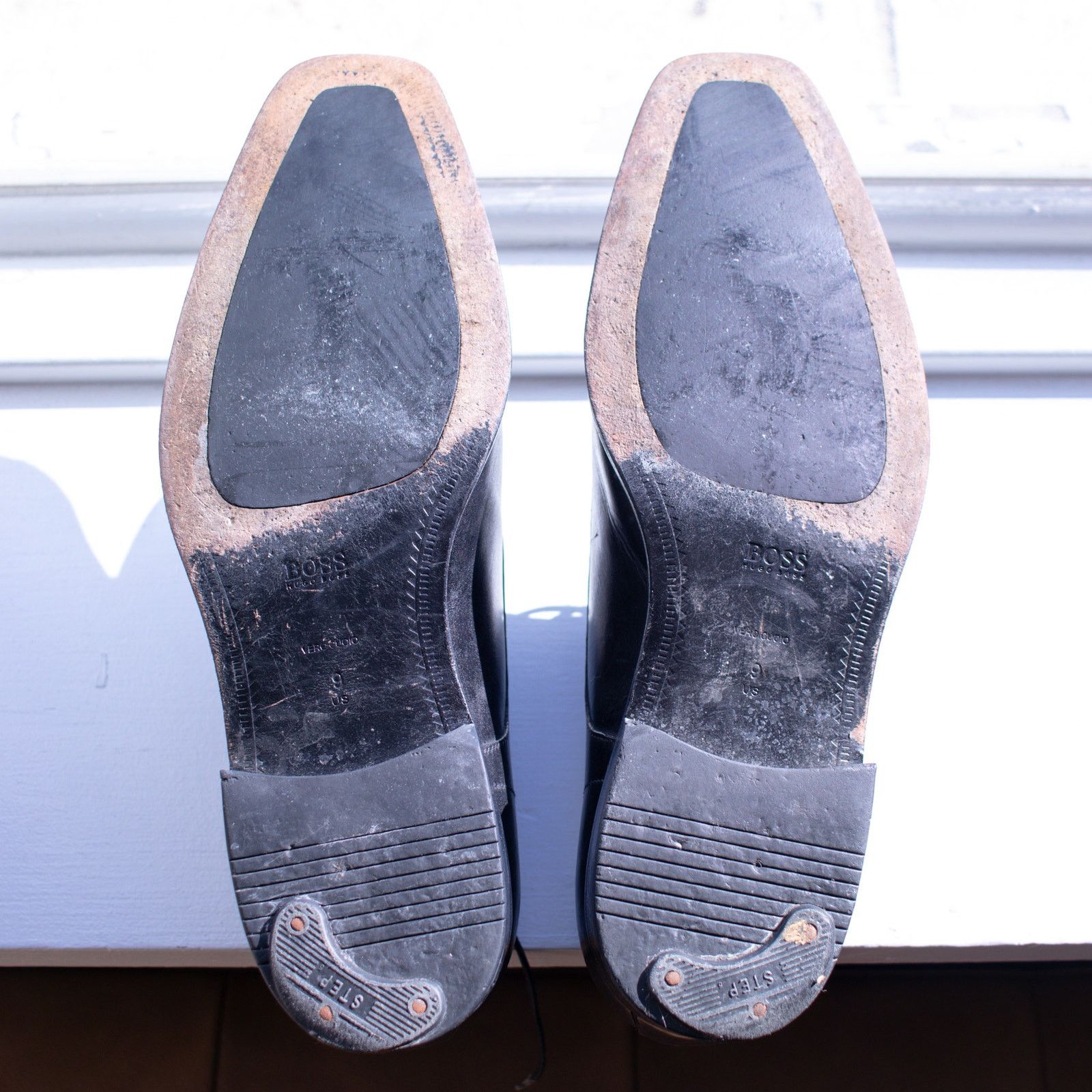 Hugo Boss Hugo BOSS size 9M Black Leather Dress Shoes Size US 9 / EU 42 - 4 Thumbnail