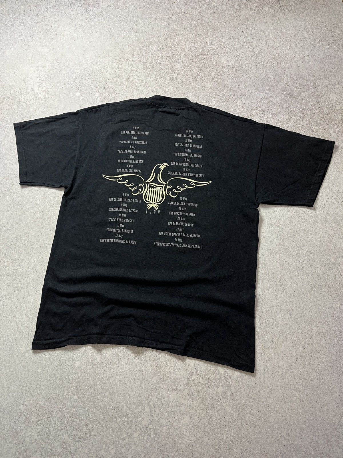 Band Tees Vintage Willie Nelson Band T-Shirt 90s European Tour 1998 Size US XL / EU 56 / 4 - 4 Thumbnail