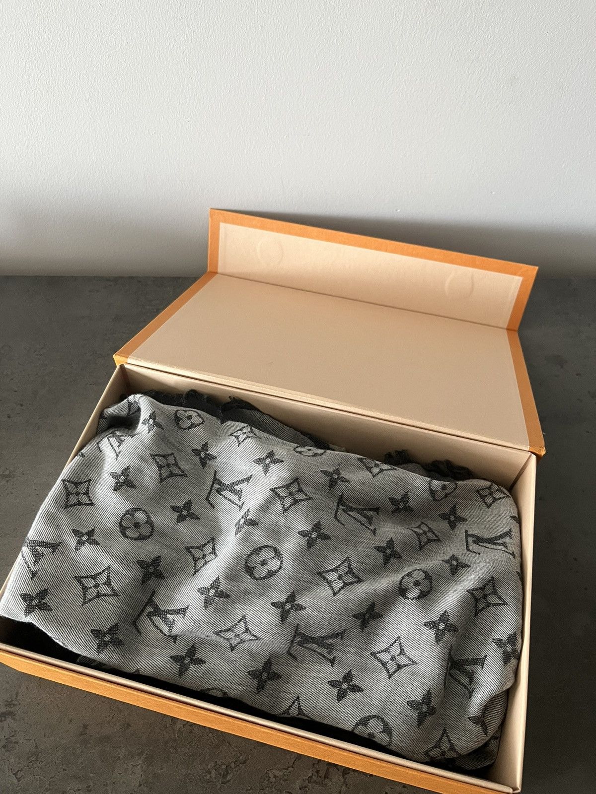 Louis Vuitton Louis Vuitton Monogram Scarf Size ONE SIZE - 8 Thumbnail