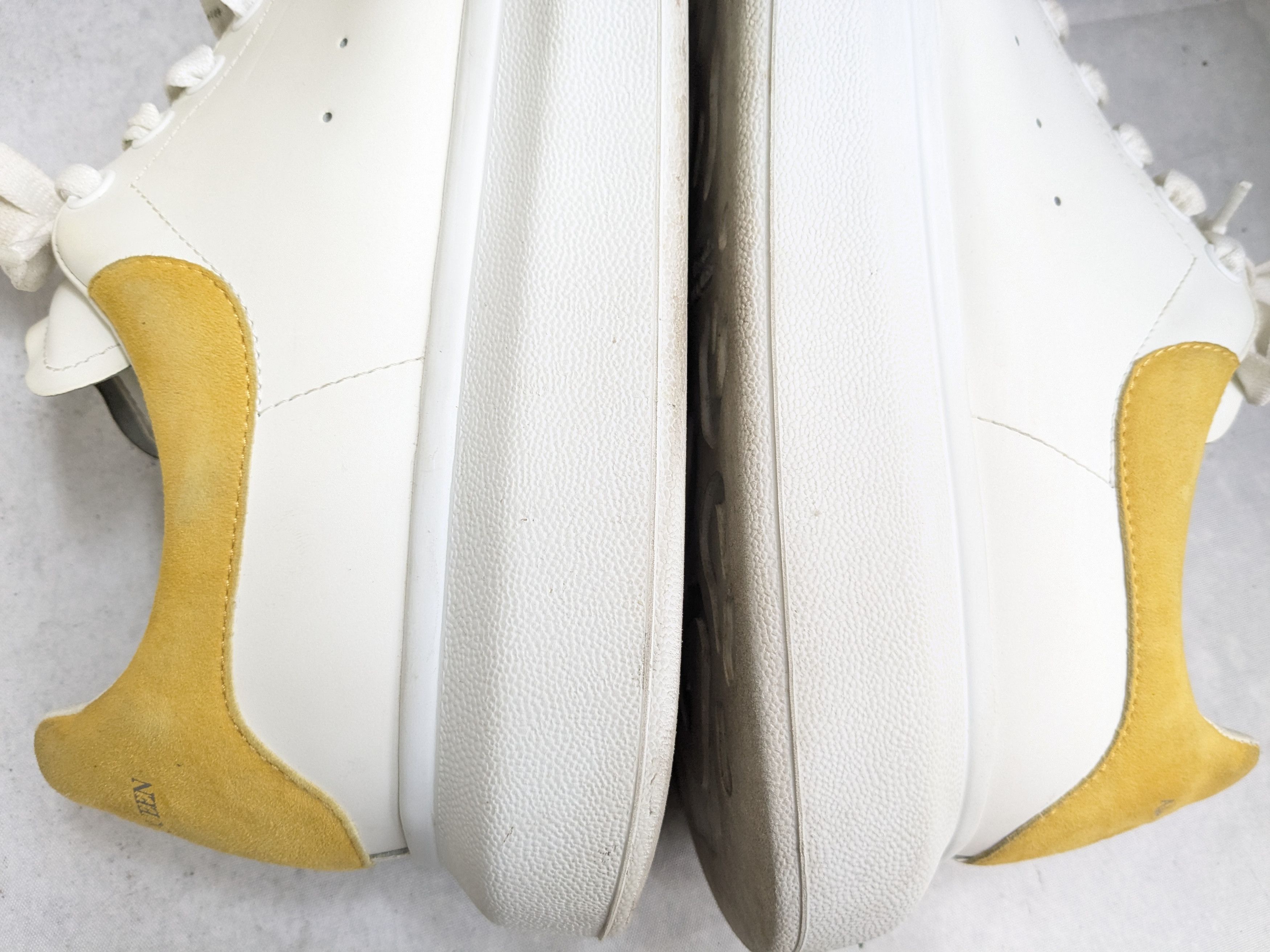 Alexander McQueen Alexander McQueen Oversized Larry Sneakers White Yellow 12 Size US 12 / EU 45 - 15 Thumbnail