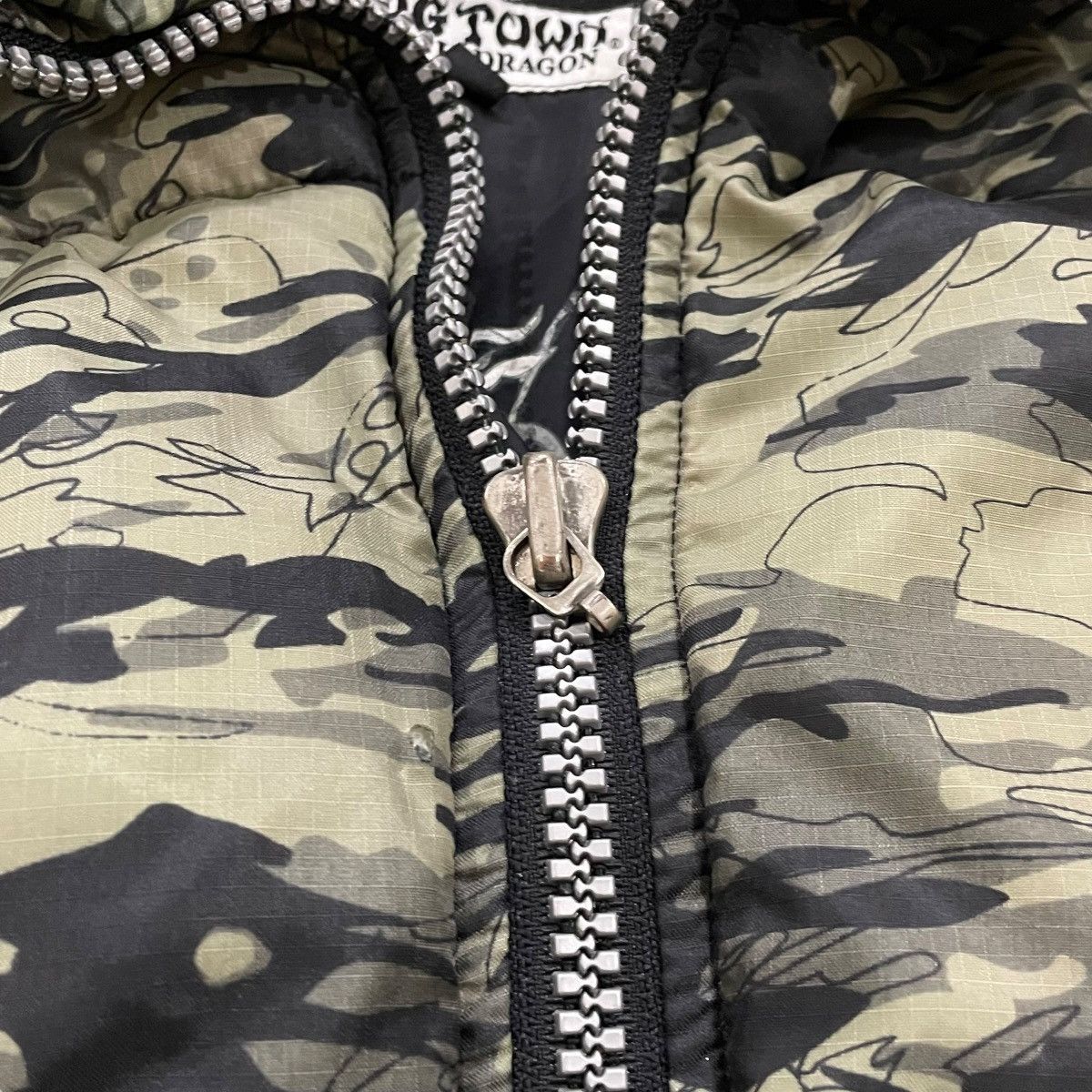 Dogtown × Japanese Brand 🔥Rare🔥 Dogtown Black Dragon Puffer Jacket Size US XL / EU 56 / 4 - 7 Thumbnail