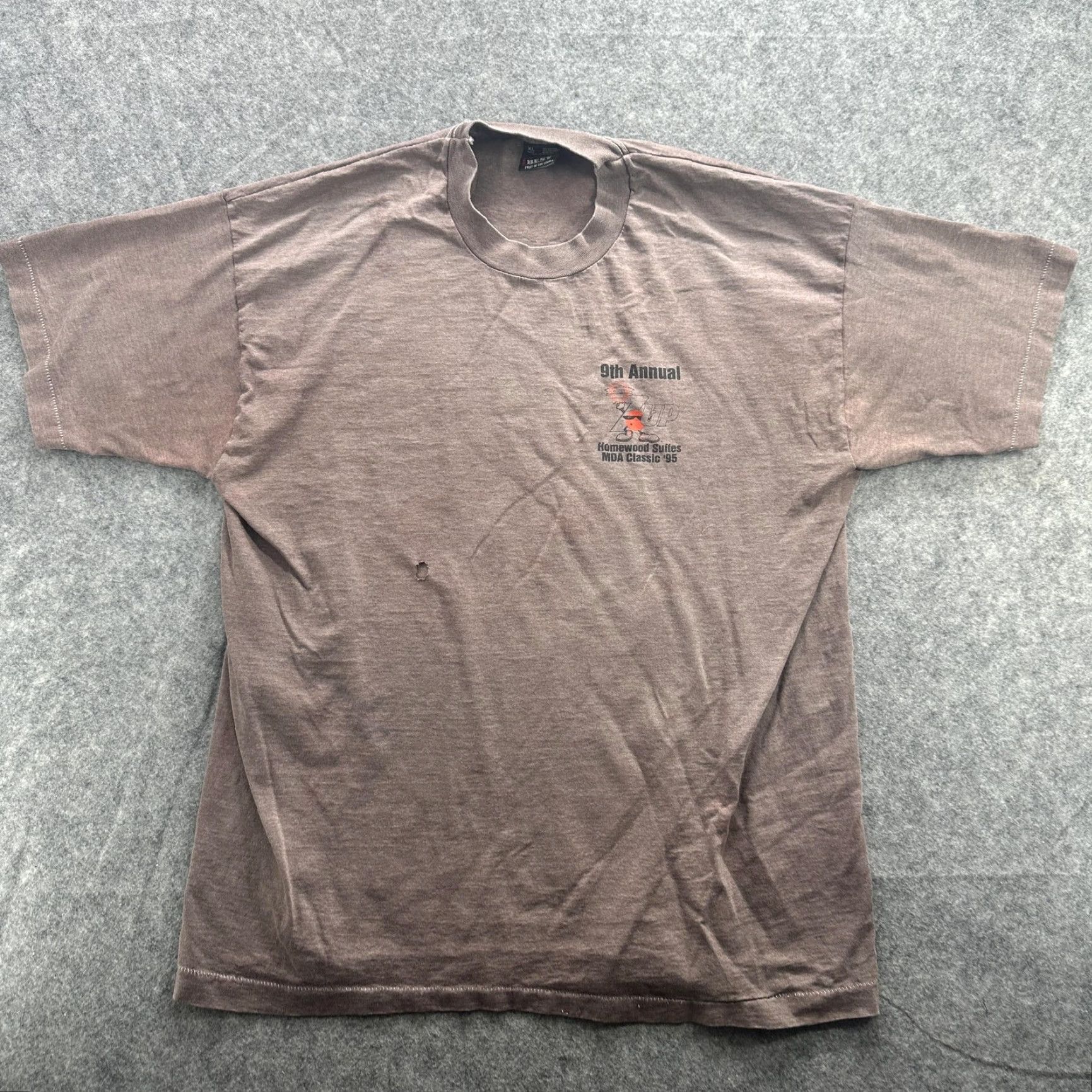 Fruit Of The Loom VINTAGE Here Comes The Sun Shirt Mens XL Brown MDA Classic 95 Volleyball USA Shirt Mens XL Brown 90s Sports Graphic Print Size US XL / EU 56 / 4 - 2 Thumbnail