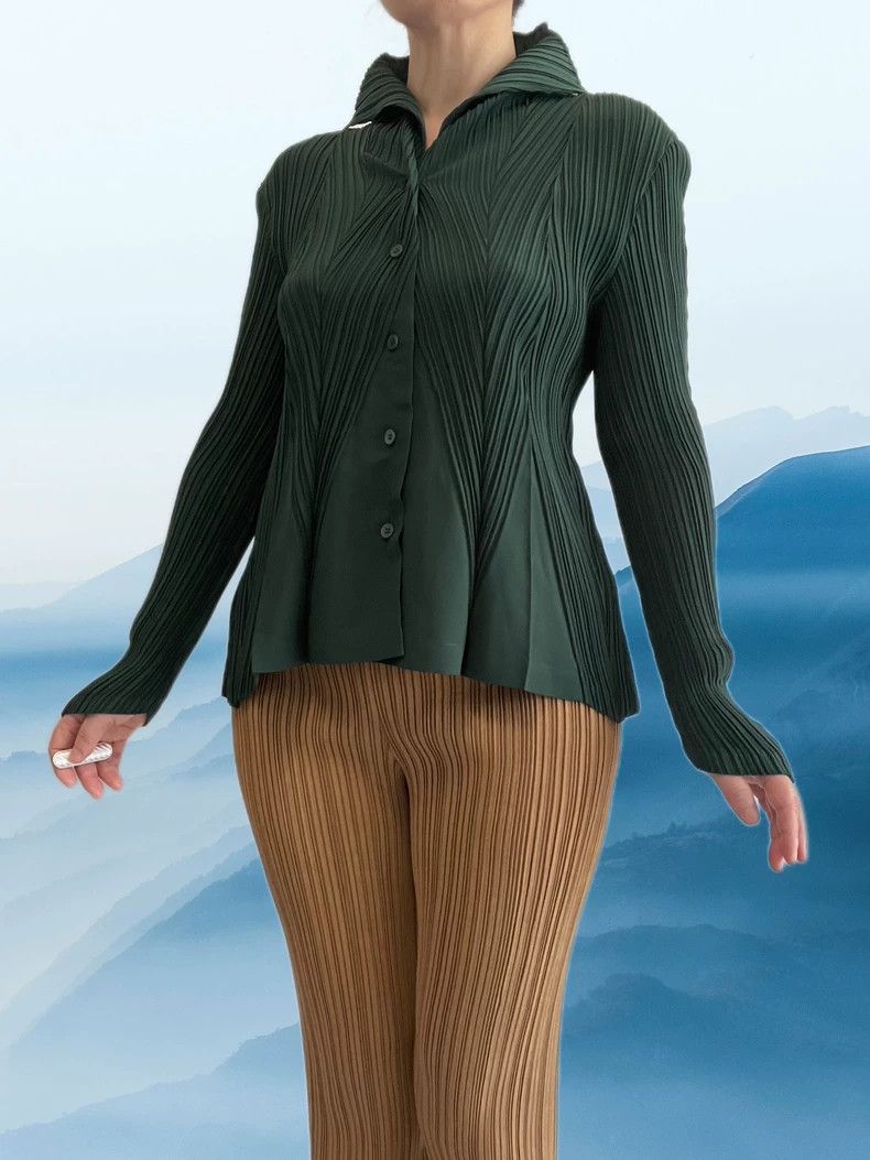 Issey Miyake Issey Miyake size:3 A dark green pleated cardigan Size S / US 4 / IT 40 - 1 Thumbnail