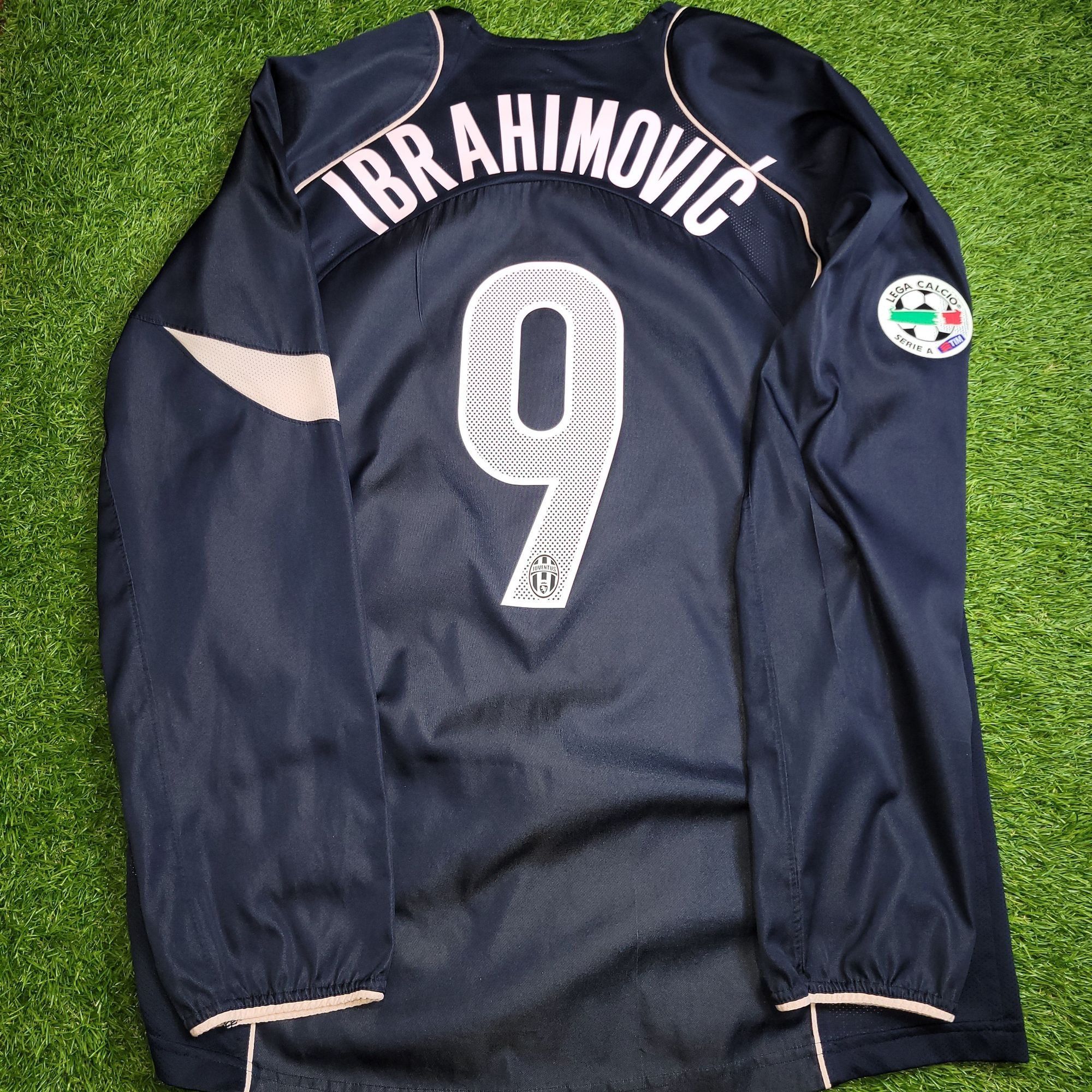 Nike Ibrahimovic Juventus 2004 2005 Long Sleeve Soccer Jersey L Size US L / EU 52-54 / 3 - 1 Thumbnail