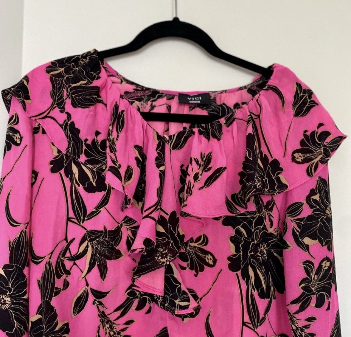 Other VICI HOT PINK FLORAL V NECK RUFFLED BLOUSE TOP Size M / US 6-8 / IT 42-44 - 3 Thumbnail