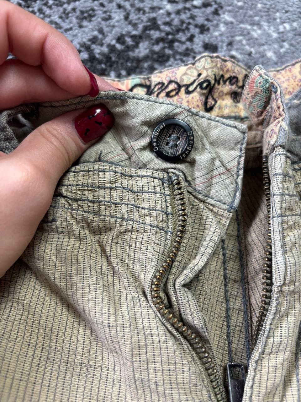 Desigual × Vintage Vintage Y2K Desigual Cargo Shorts Is Not The Same Size US 33 - 3 Thumbnail