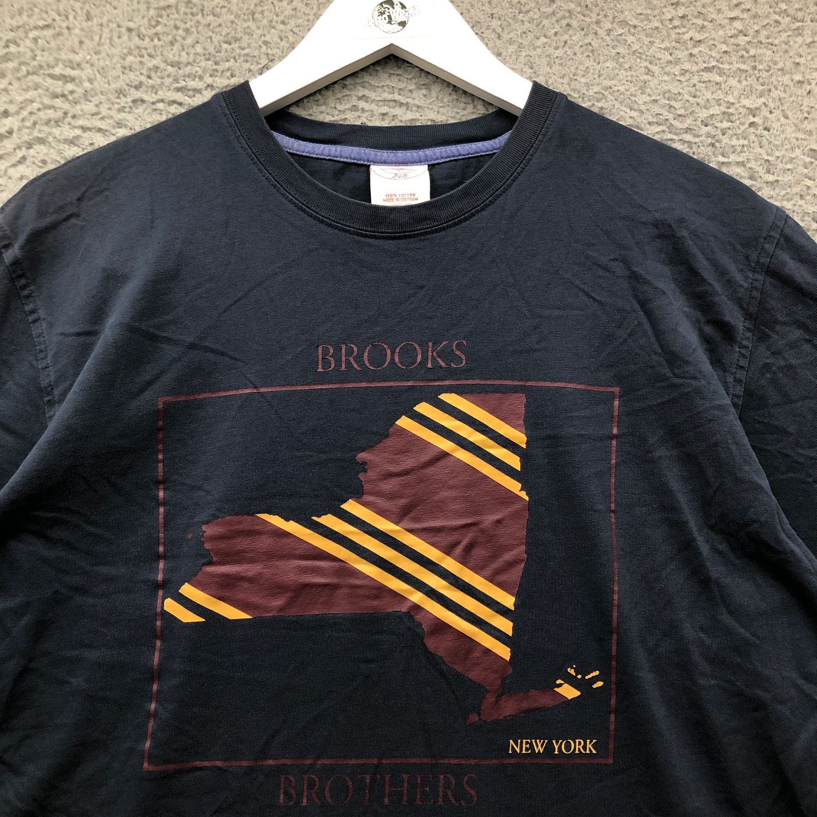 Brooks Brothers Brooks Brothers New York T-Shirt Men Large Short Sleeve Navy Size US L / EU 52-54 / 3 - 7 Thumbnail