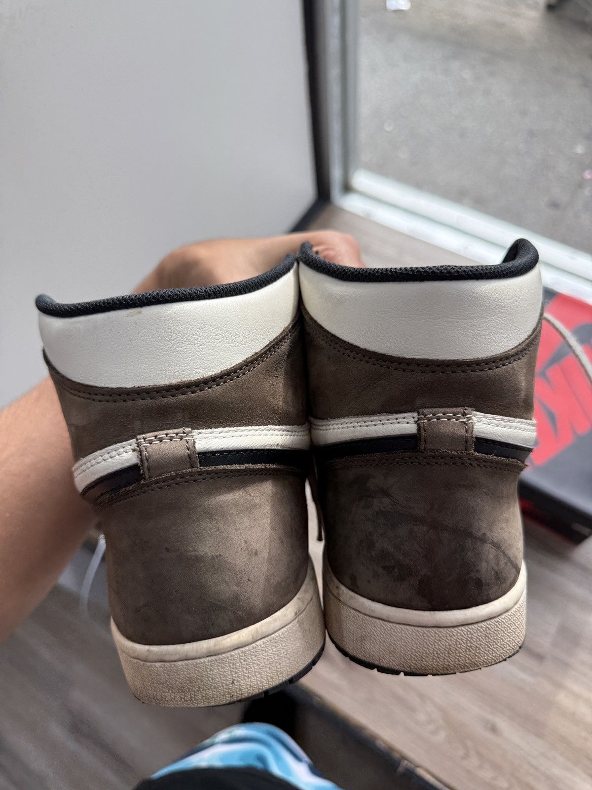 Jordan Brand Air Jordan Mocha 1 Highs Size US 11 / EU 44 - 4 Thumbnail