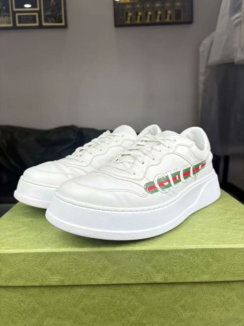 Gucci Gucci Printed Lowtop Sneakers 43 Men Size US 10 / EU 43 - 1 Thumbnail