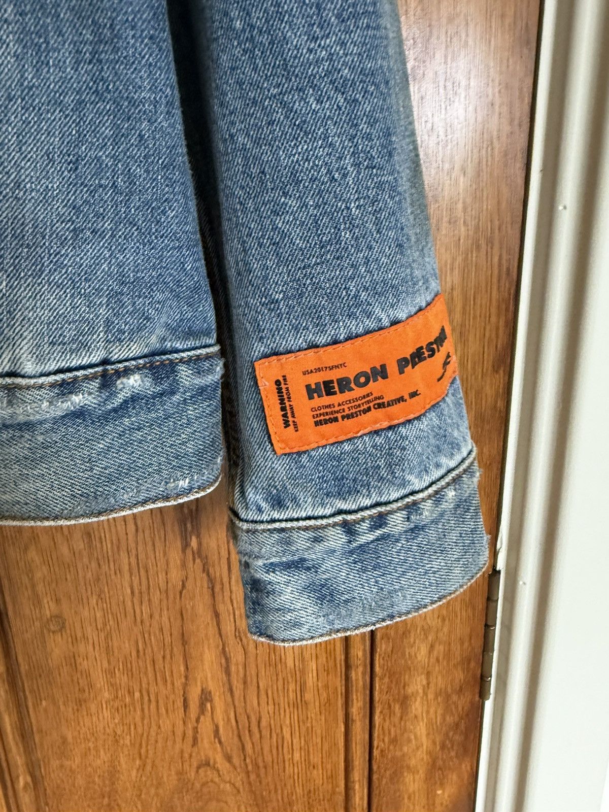 Heron Preston Heron Preston oiled distressed denim workwear trucker jacket Size US S / EU 44-46 / 1 - 13 Thumbnail