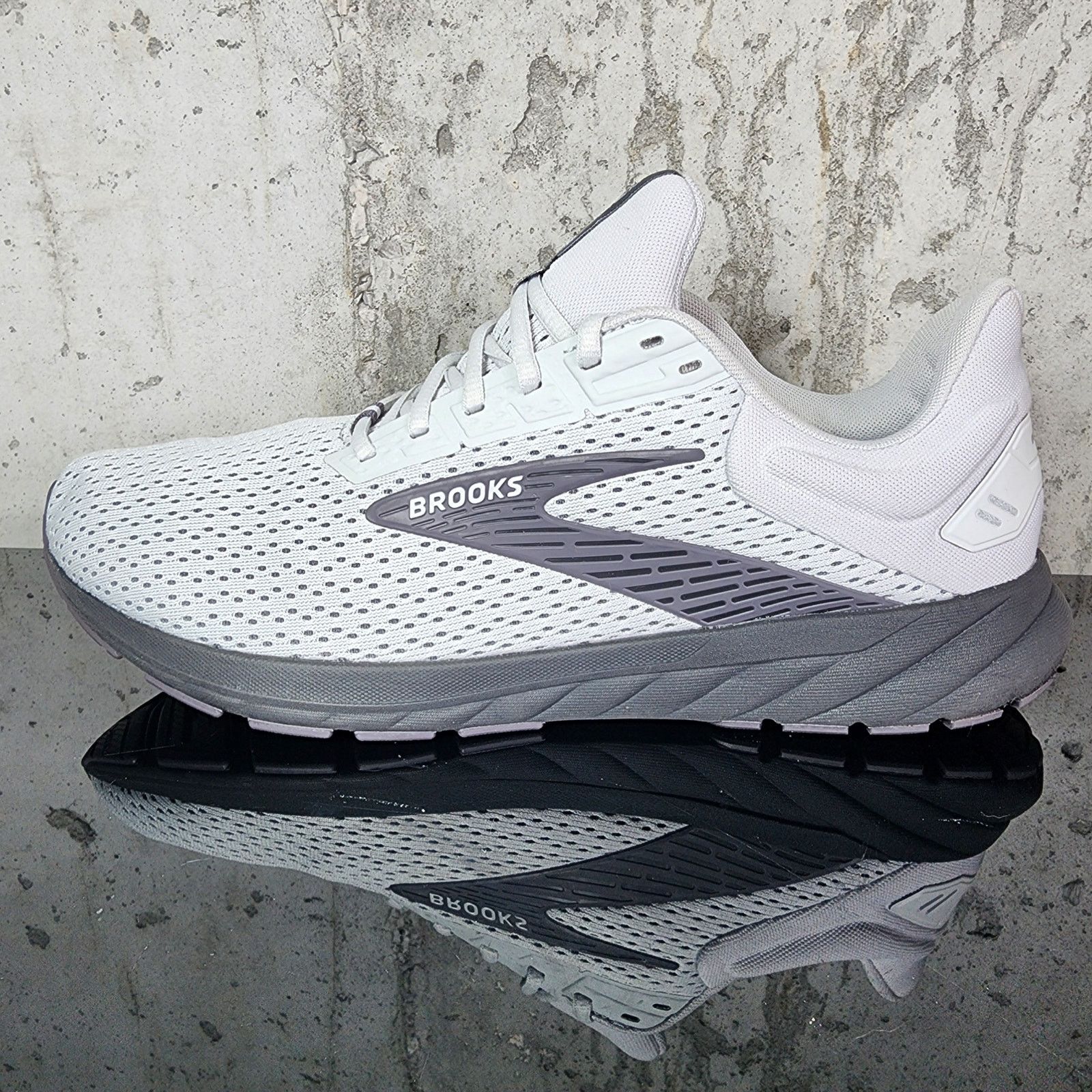 Brooks MSRP $115 Brooks Anthem 7 Running Shoes Size 13 Mens Grey Size US 13 / EU 46 - 1 Thumbnail