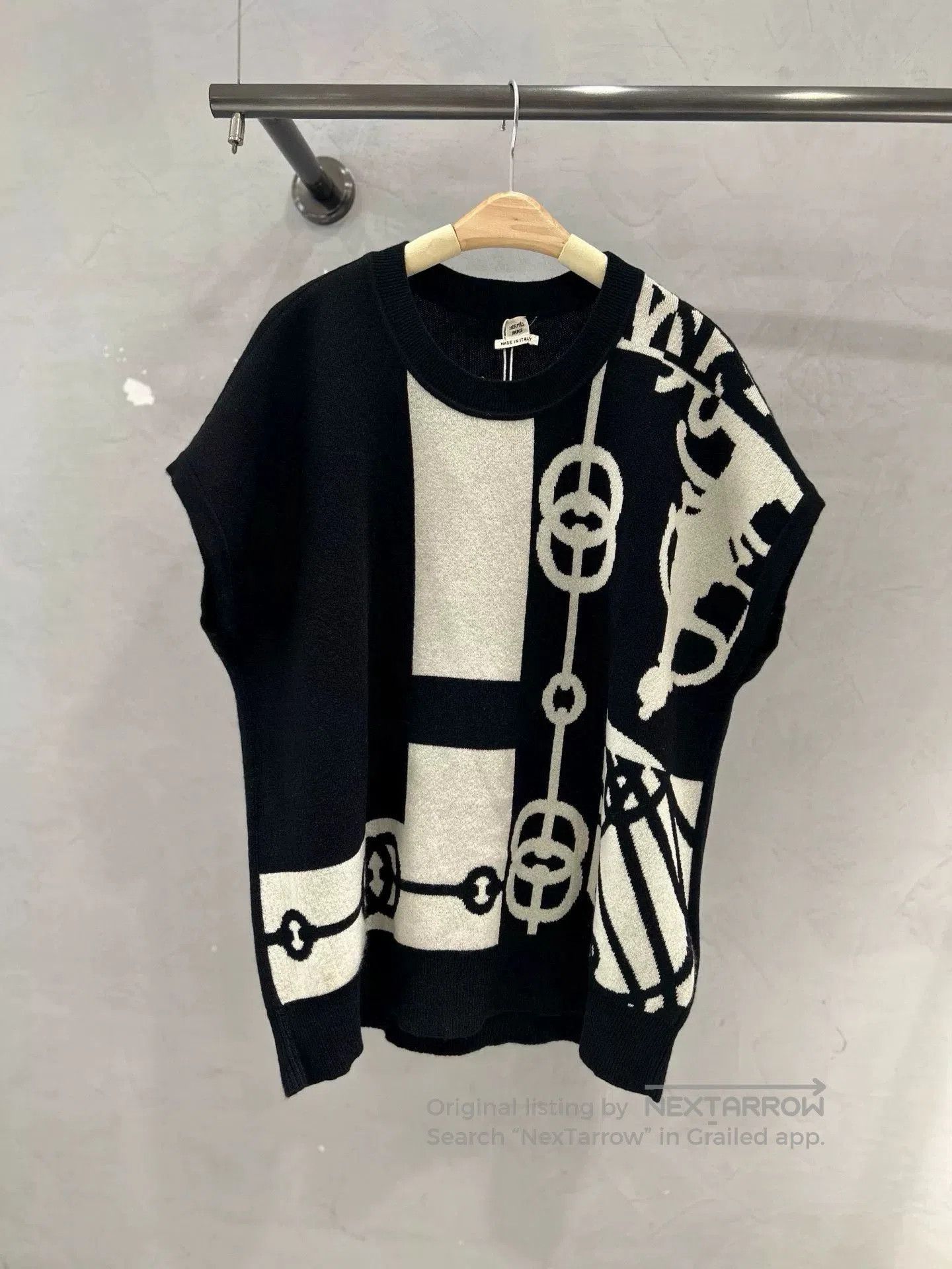 Hermes Hermes Cashmere Sleeveless Sweater. Size US XL / EU 56 / 4 - 1 Thumbnail
