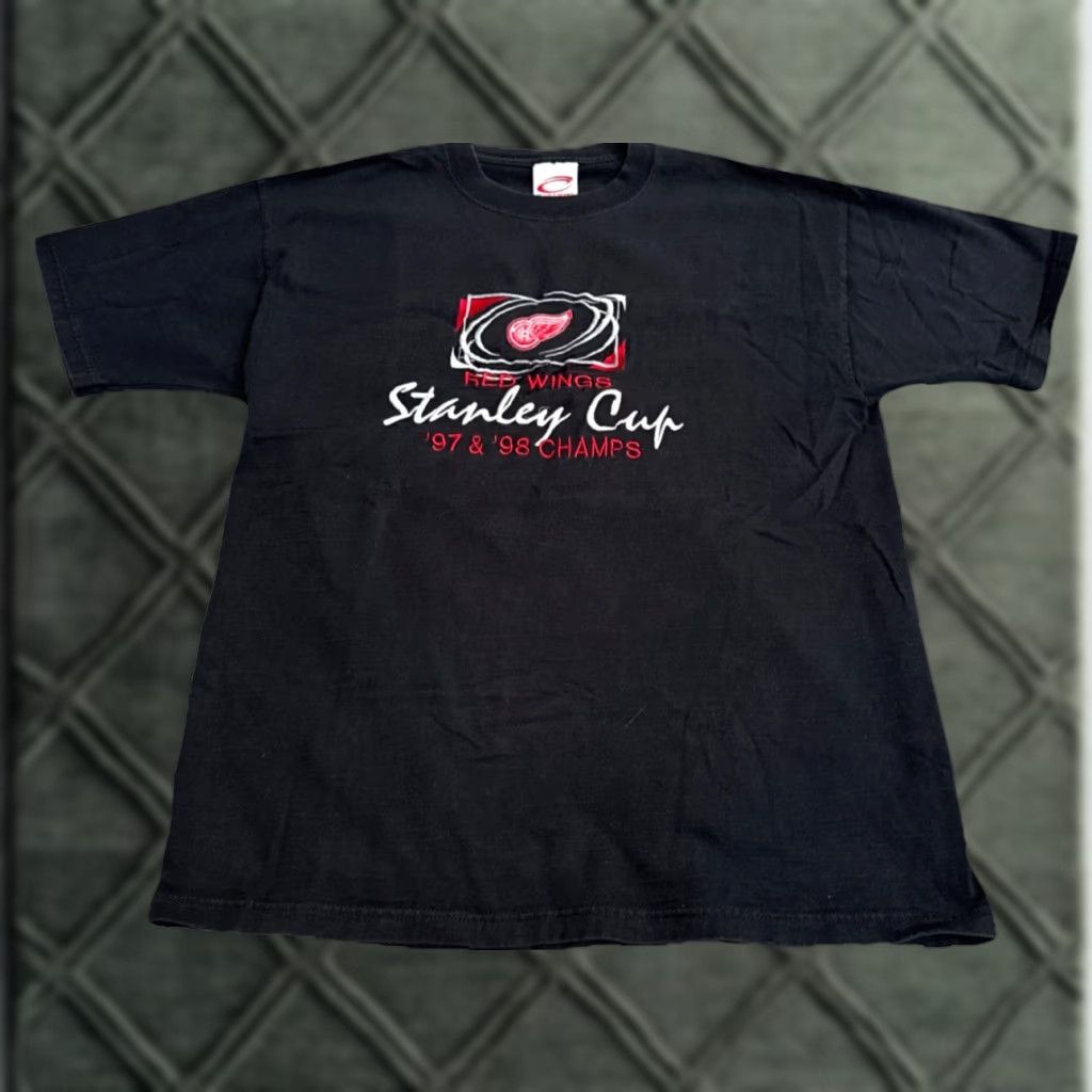 Vintage VINTAGE Detroit Red Wings T-Shirt Men M Cadre Red 1997/1998 Stanley Cup Champions NHL Hockey Size US M / EU 48-50 / 2 - 1 Thumbnail