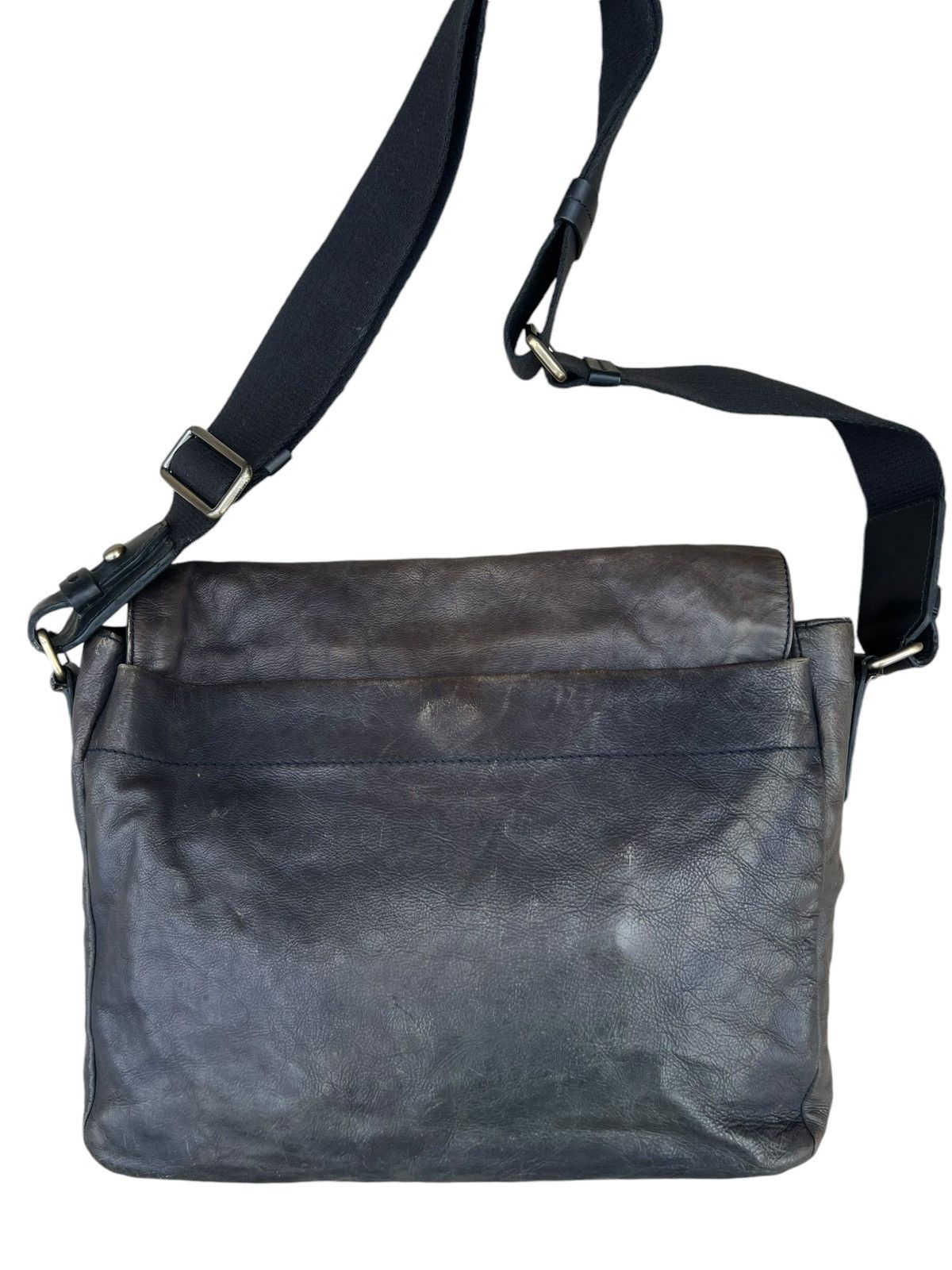 Hugo Boss × Leather Hugo Boss Fade Patina Leather Heavy Messenger Bag Size ONE SIZE - 10 Thumbnail